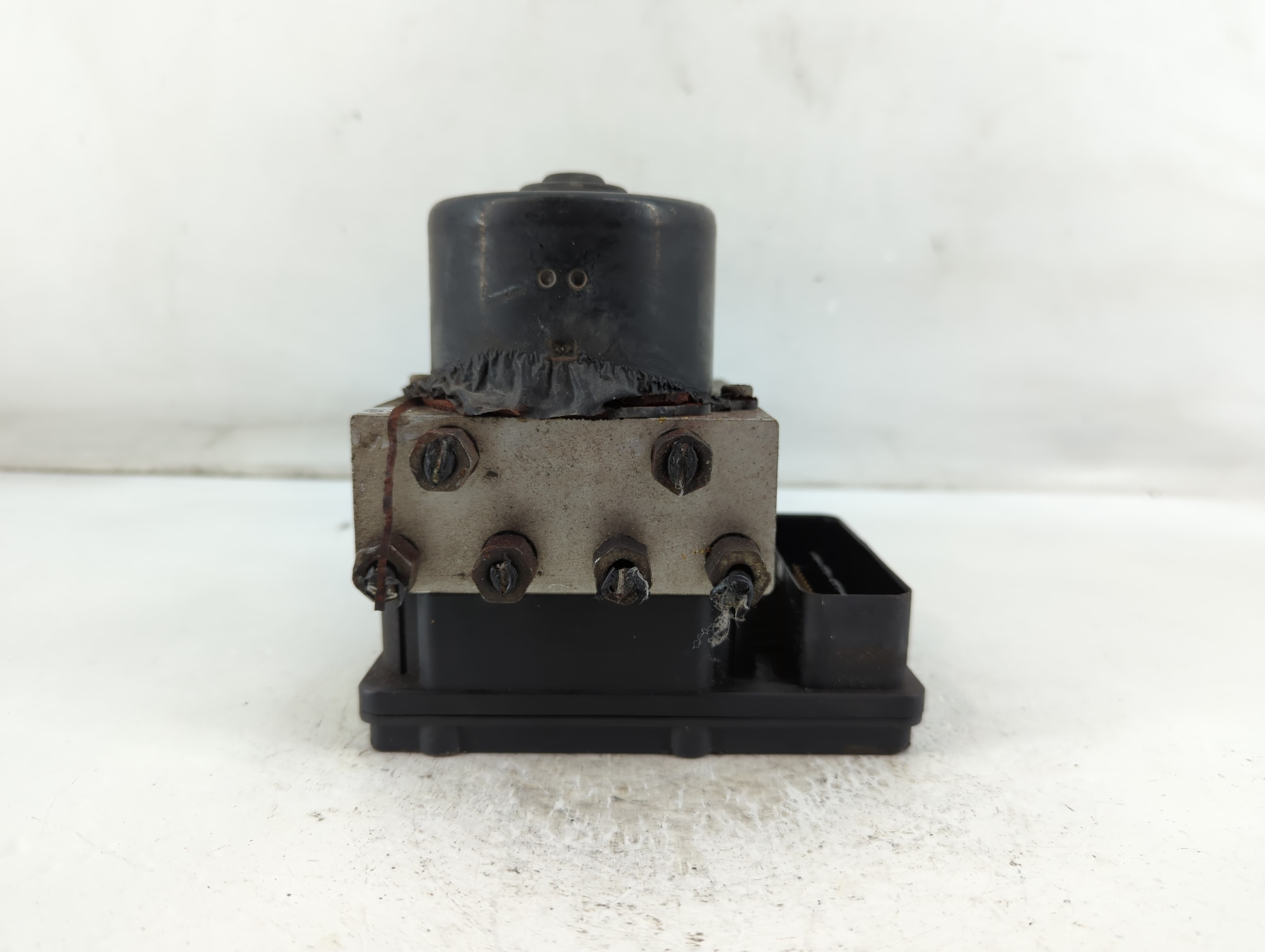 2013-2014 Toyota Camry Abs Pump Control Module 895854 - Oemusedautoparts1.com