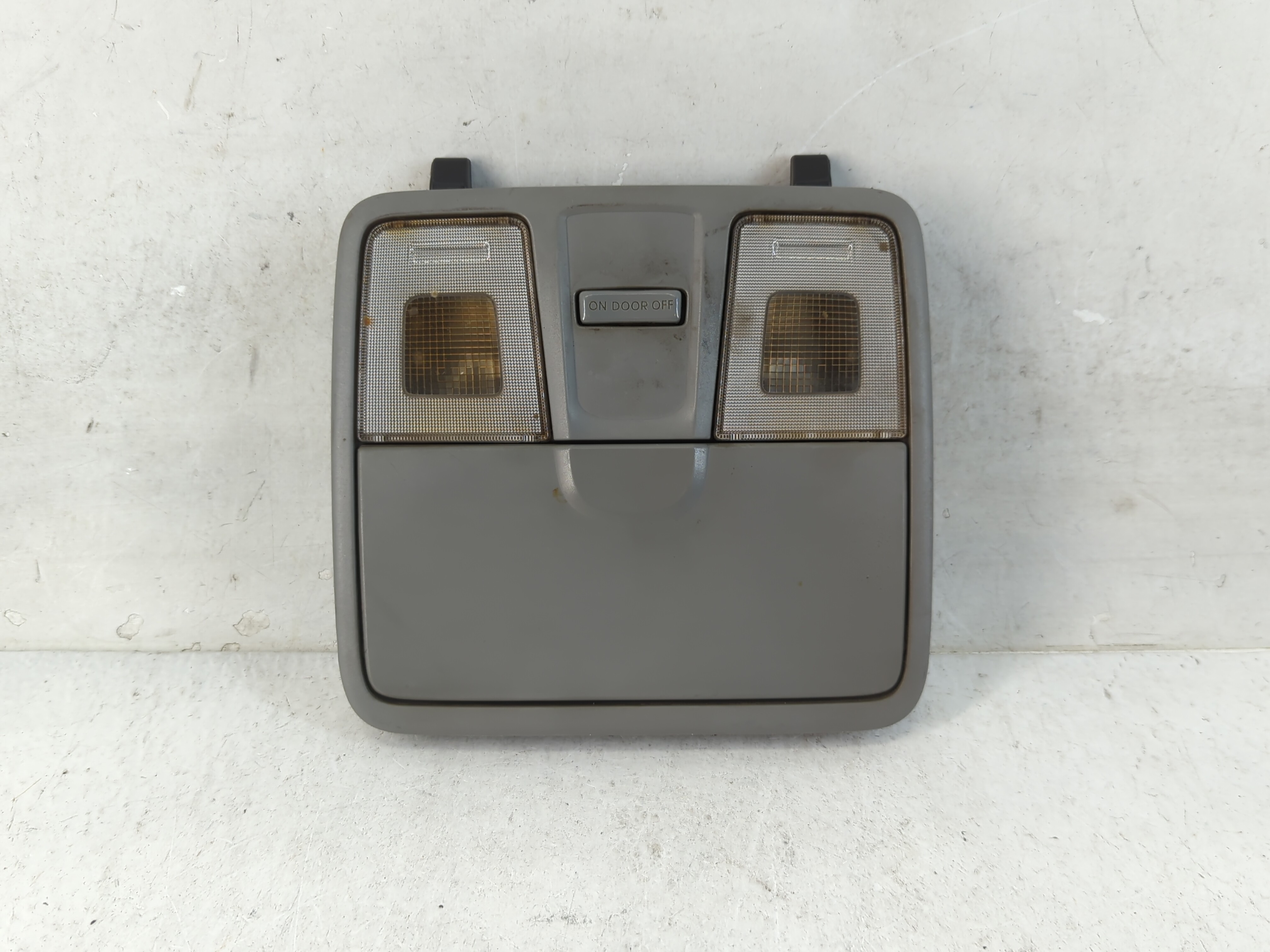 2014 Hyundai Veloster Overhead Roof Console 897088 - Oemusedautoparts1.com