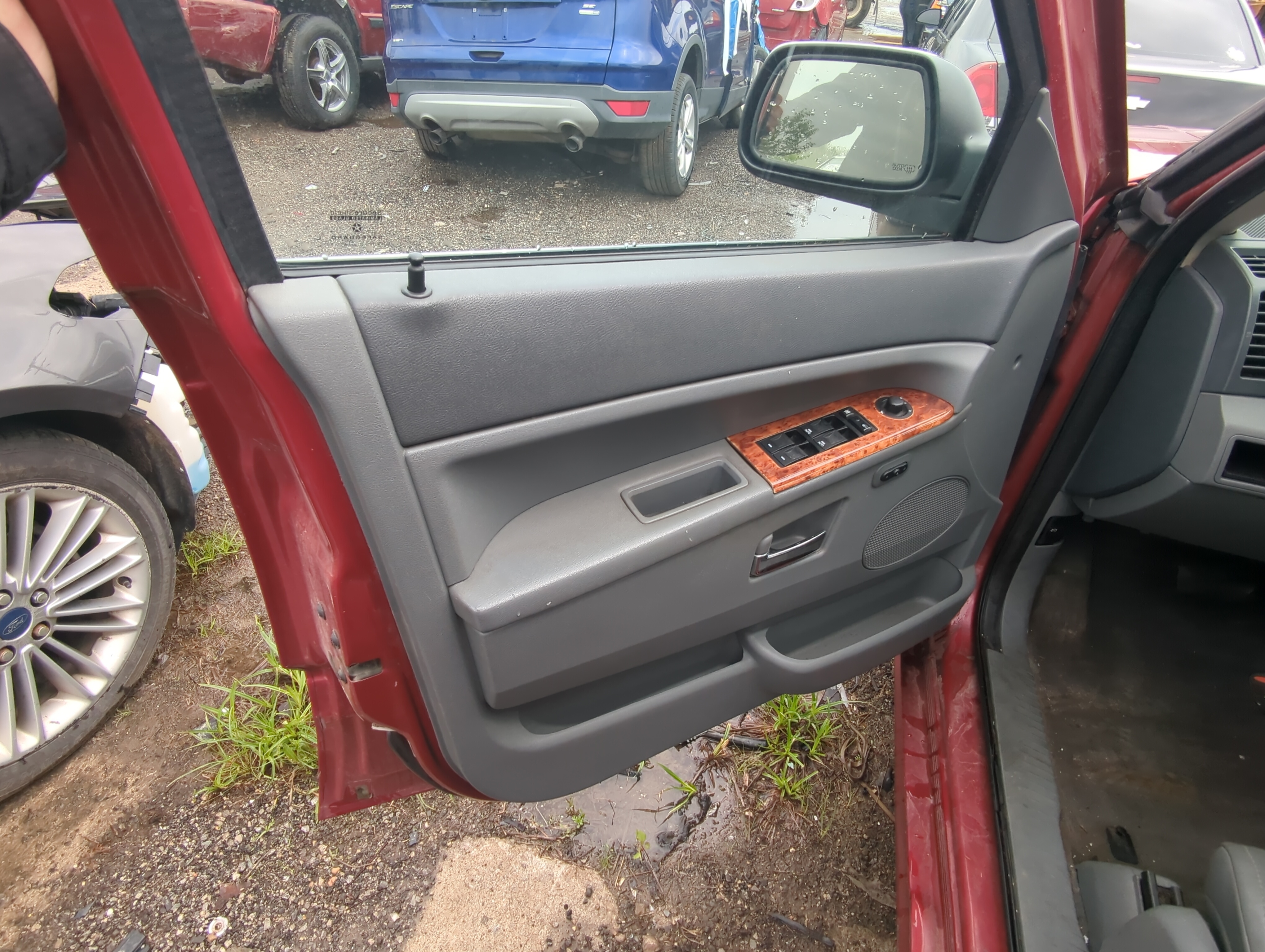 Picture of 2006 Jeep Grand Cherokee Front Left Driver Interior Door Panel Trim 897198