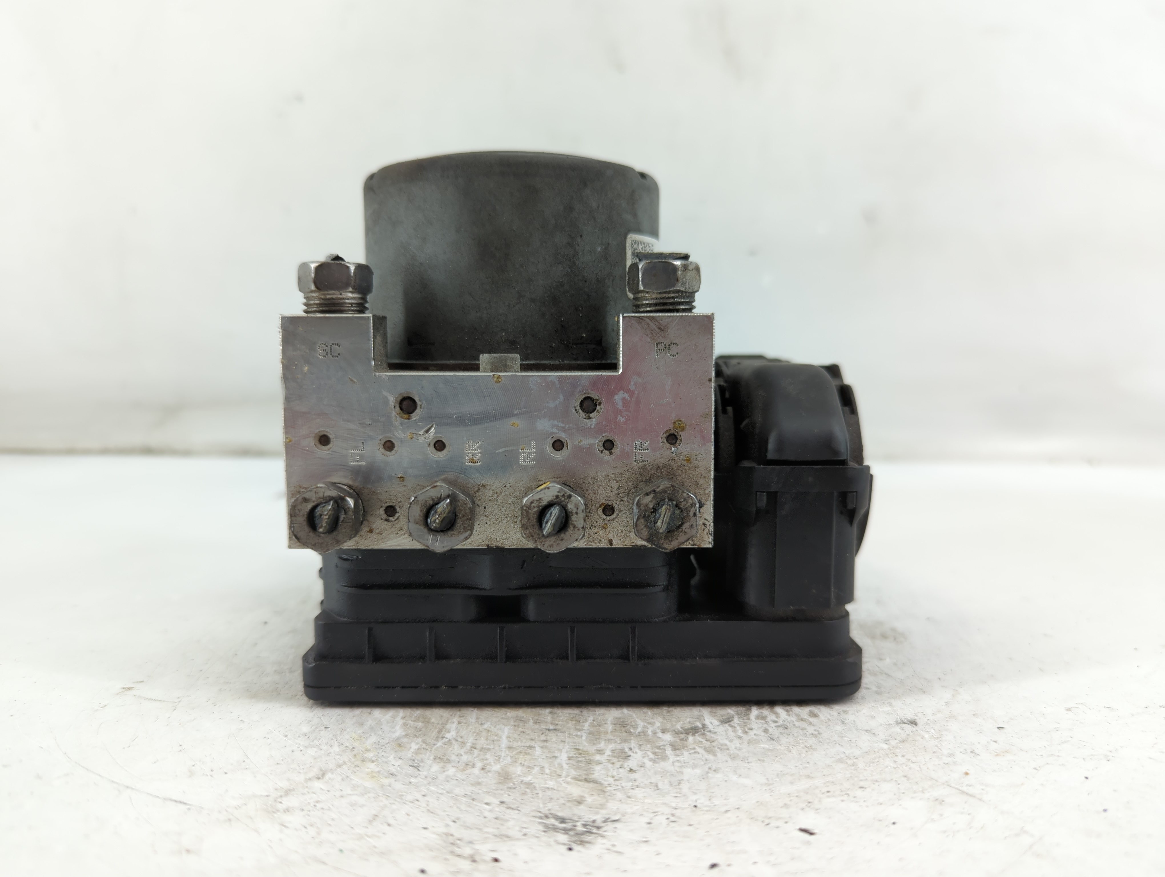 2013-2013 Cadillac Ats Abs Pump Control Module 897774 - Oemusedautoparts1.com