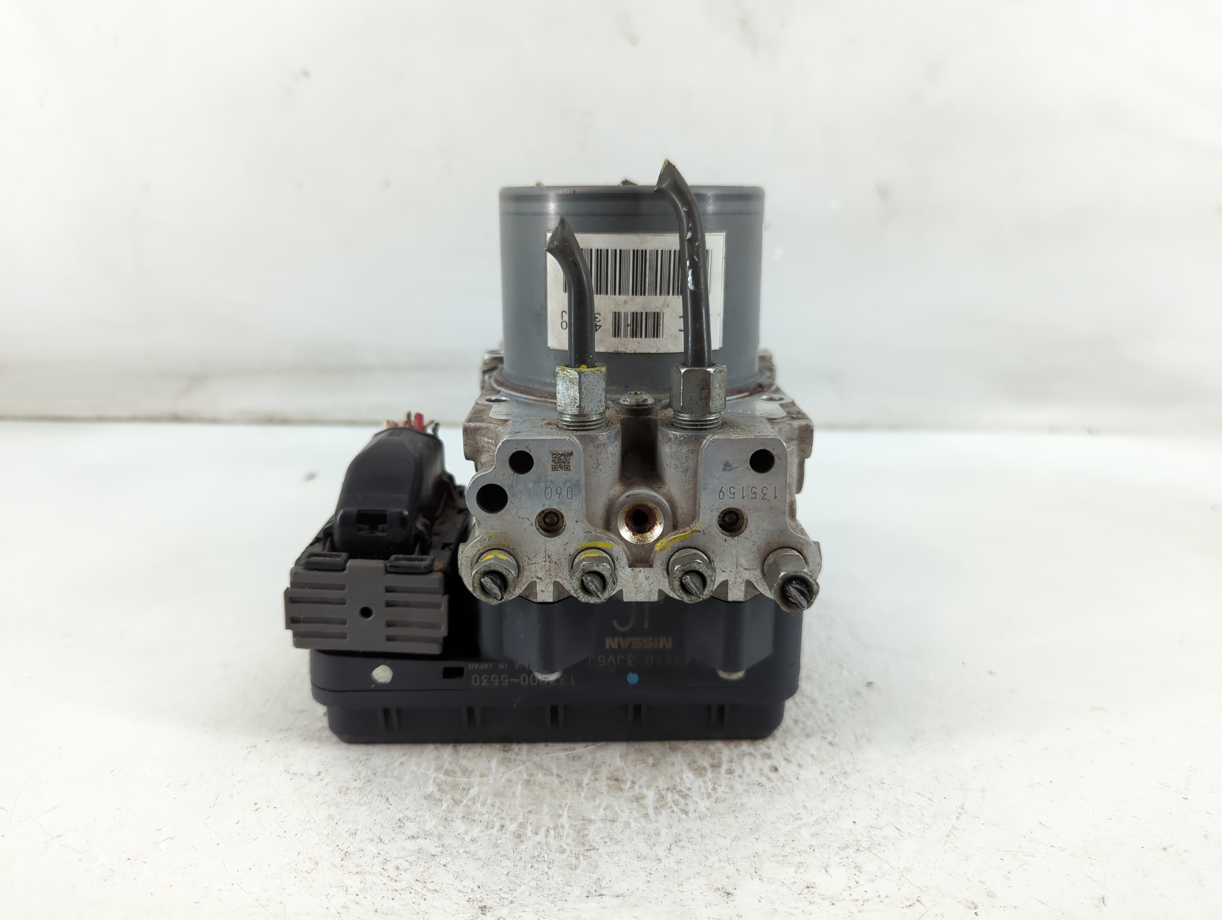 2014-2015 Nissan Pathfinder Abs Pump Control Module 897847 - Oemusedautoparts1.com