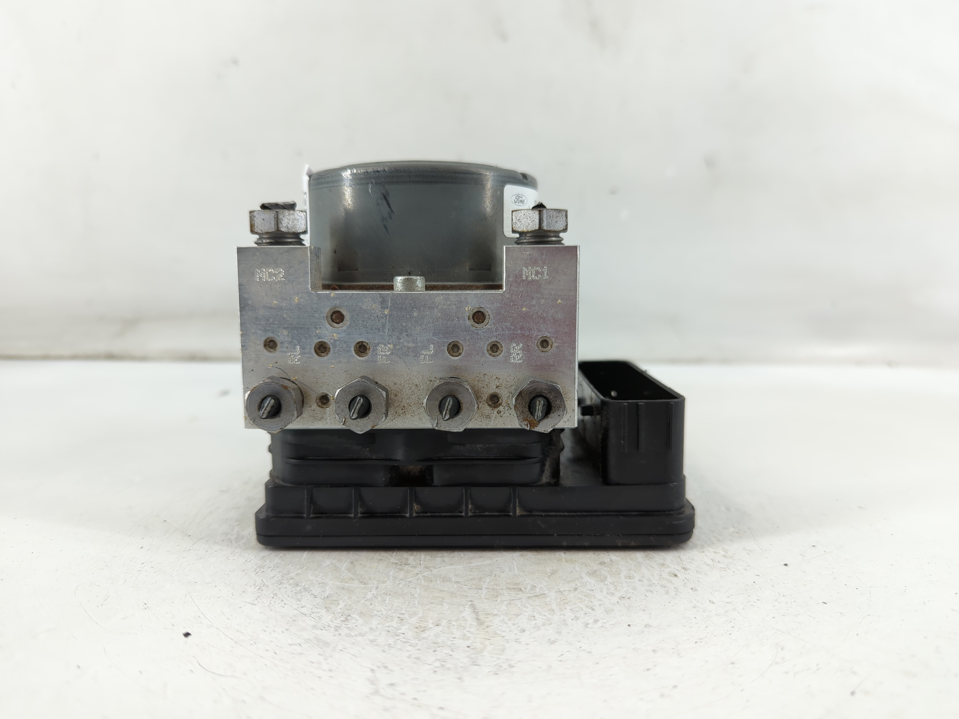 2015-2015 Ford Mustang Abs Pump Control Module 897849 - Oemusedautoparts1.com