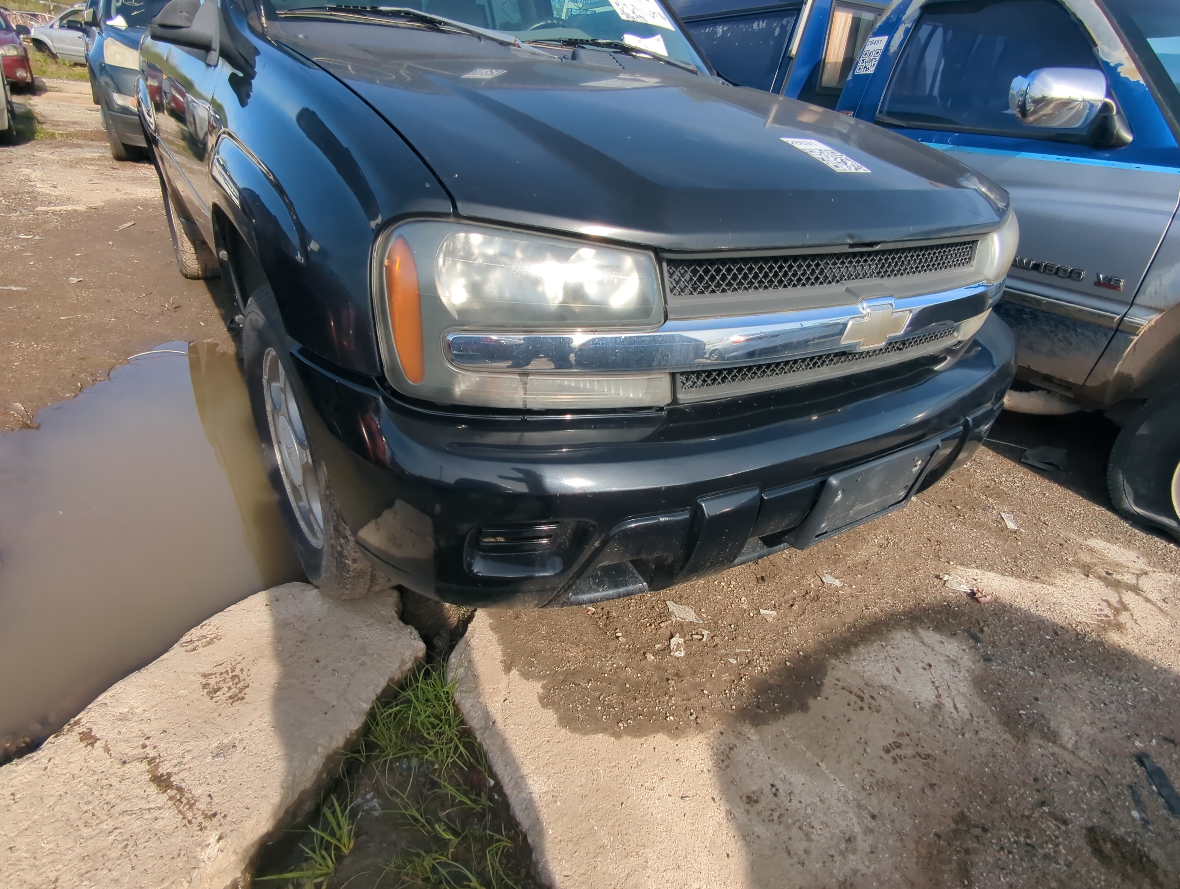 Picture of 2002-2008 Chevrolet Trailblazer Front Bumper - Oem 899258