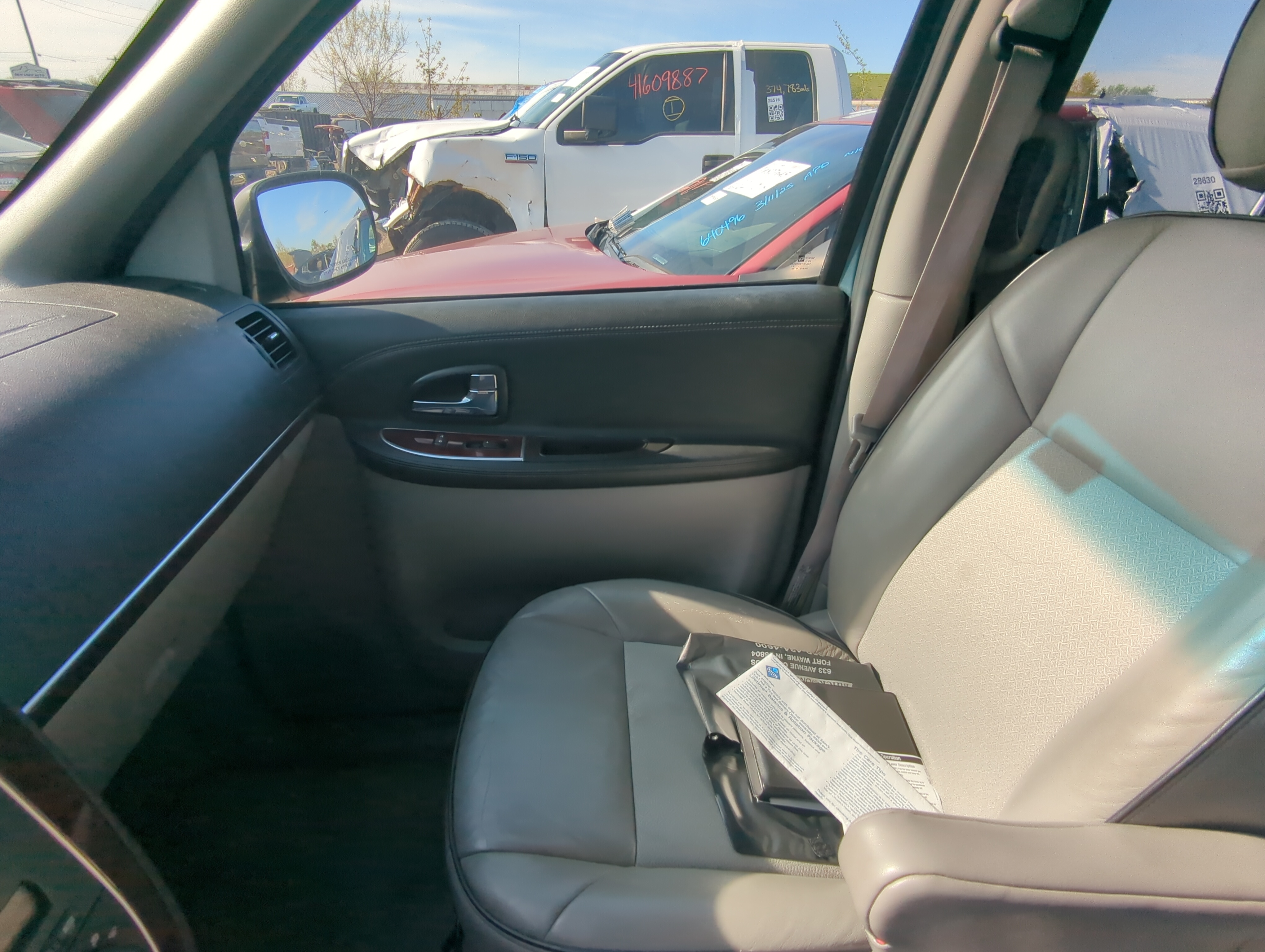 Picture of 2006 Buick Terraza Front Right Passenger Interior Door Panel Trim 899592
