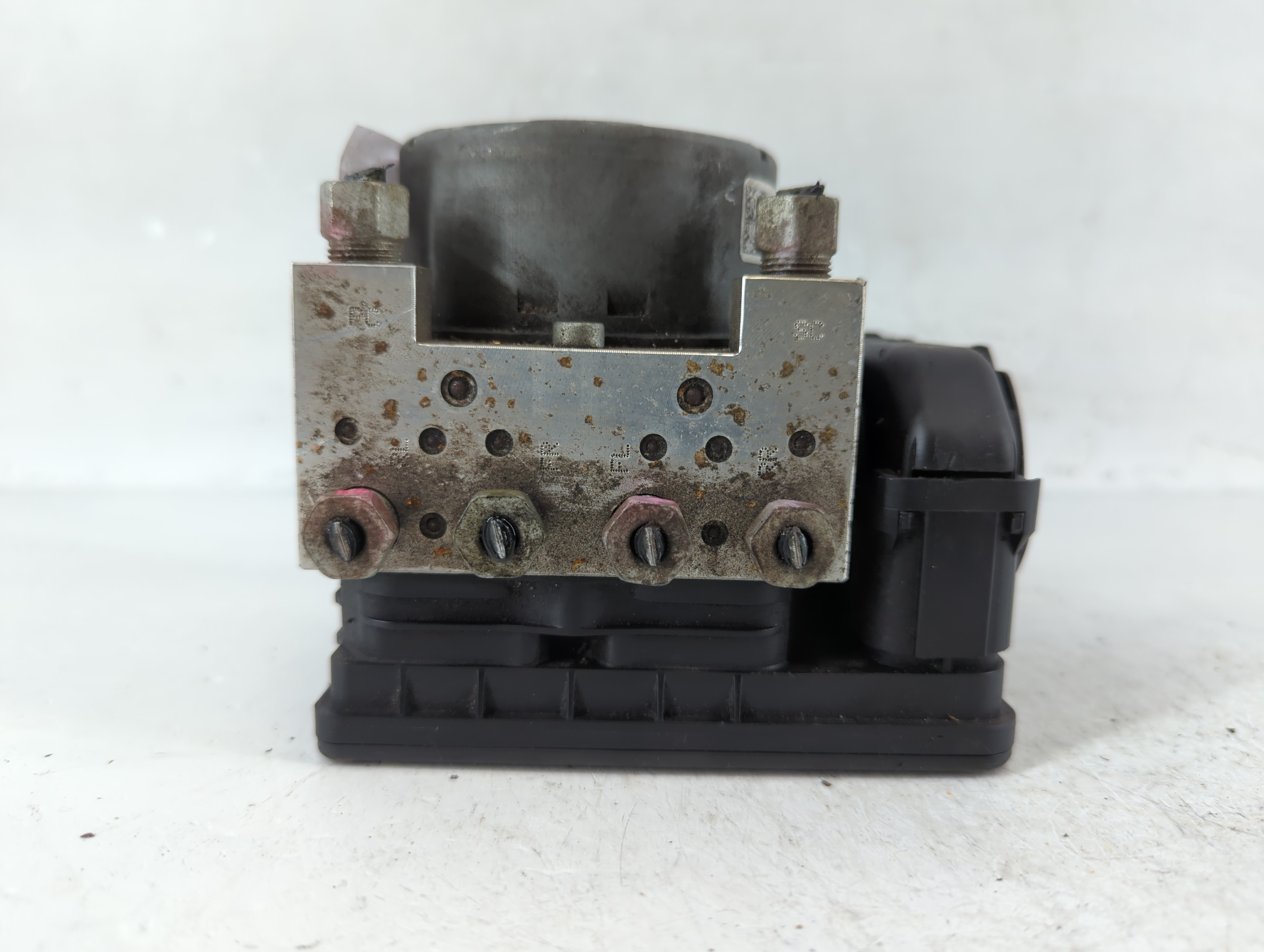 2017-2017 Cadillac Xts Abs Pump Control Module 899674 - Oemusedautoparts1.com