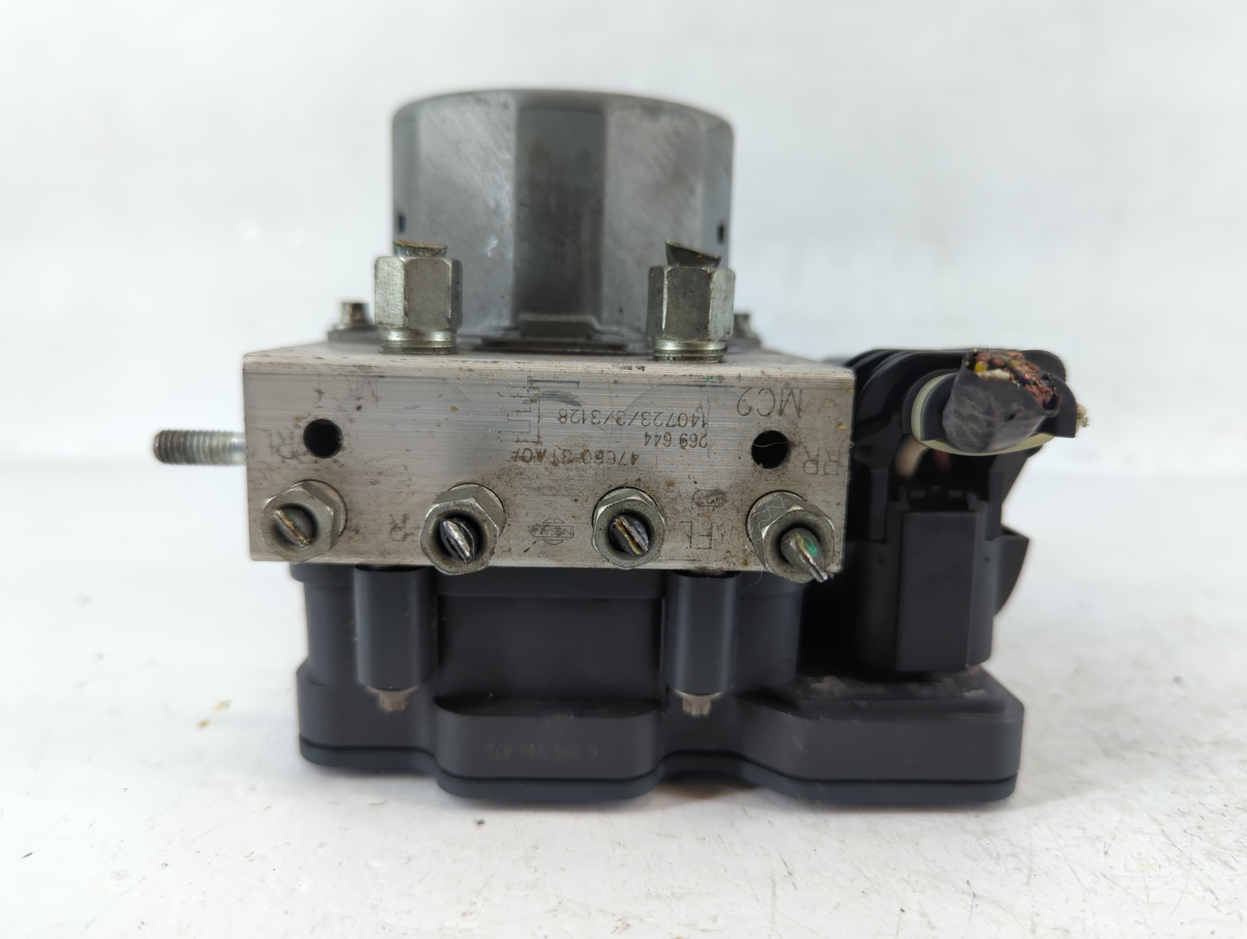 2013-2015 Nissan Altima Abs Pump Control Module 899675 - Oemusedautoparts1.com