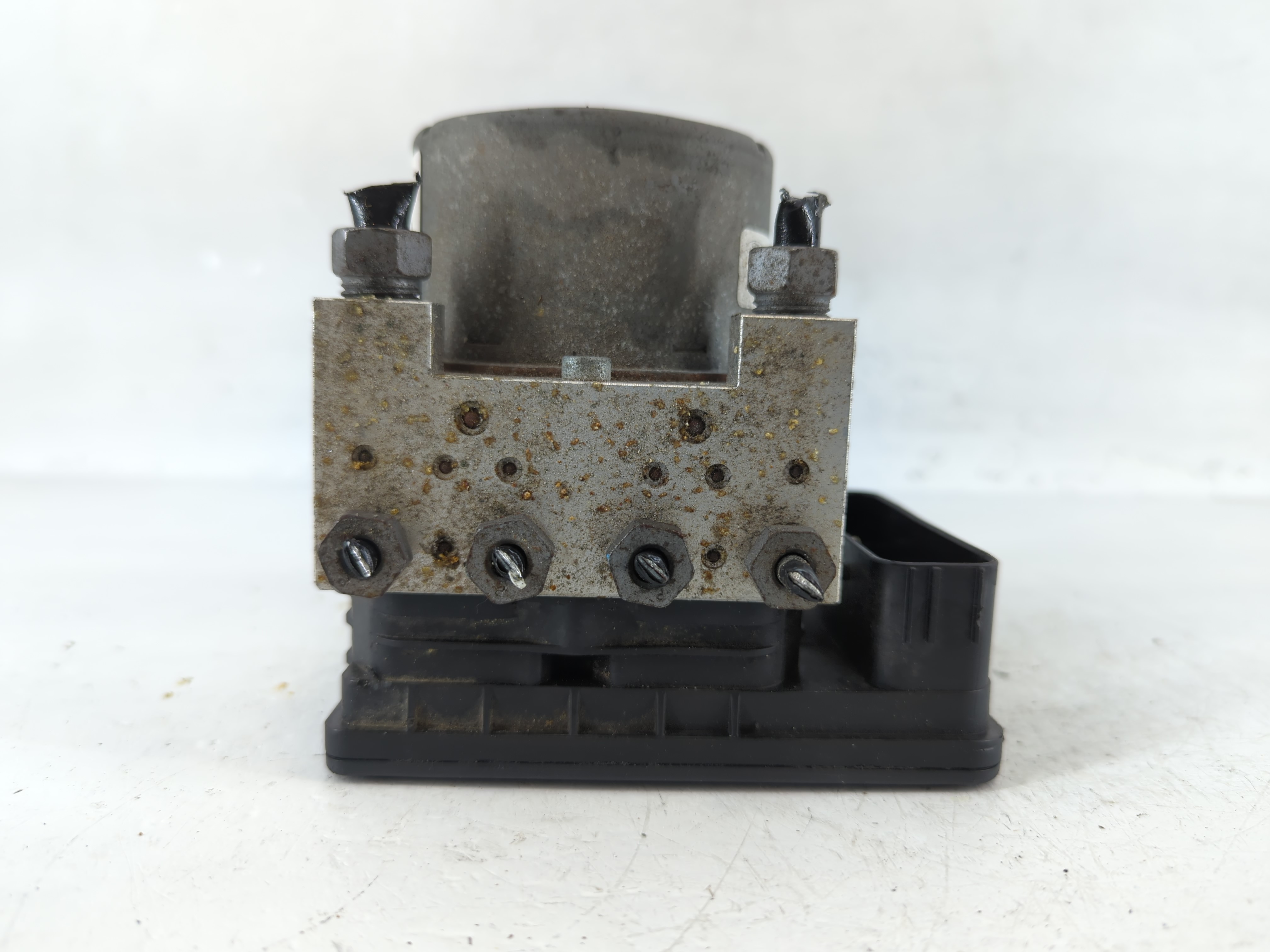 2016 Ford Explorer Abs Pump Control Module 899710 - Oemusedautoparts1.com