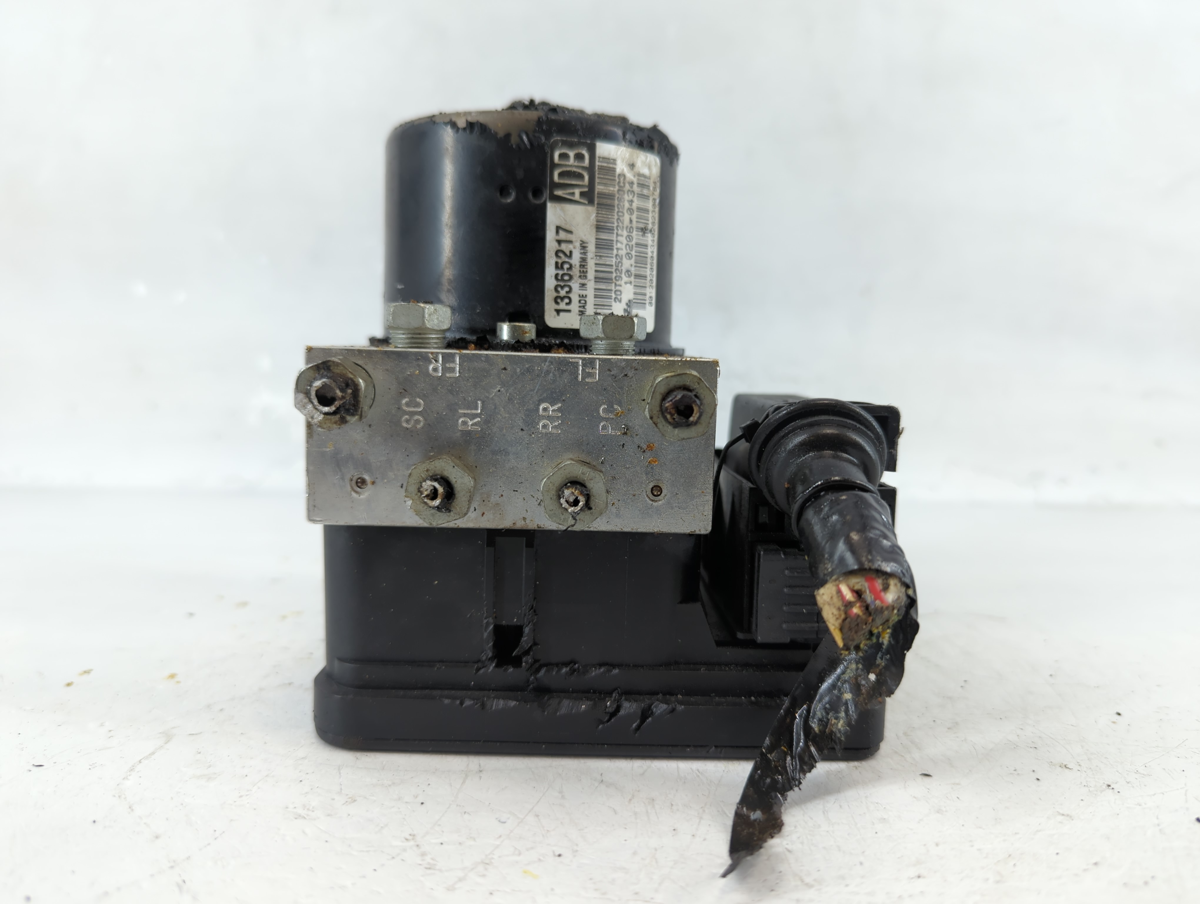2019-2020 Buick Enclave Abs Pump Control Module 899775 - Oemusedautoparts1.com