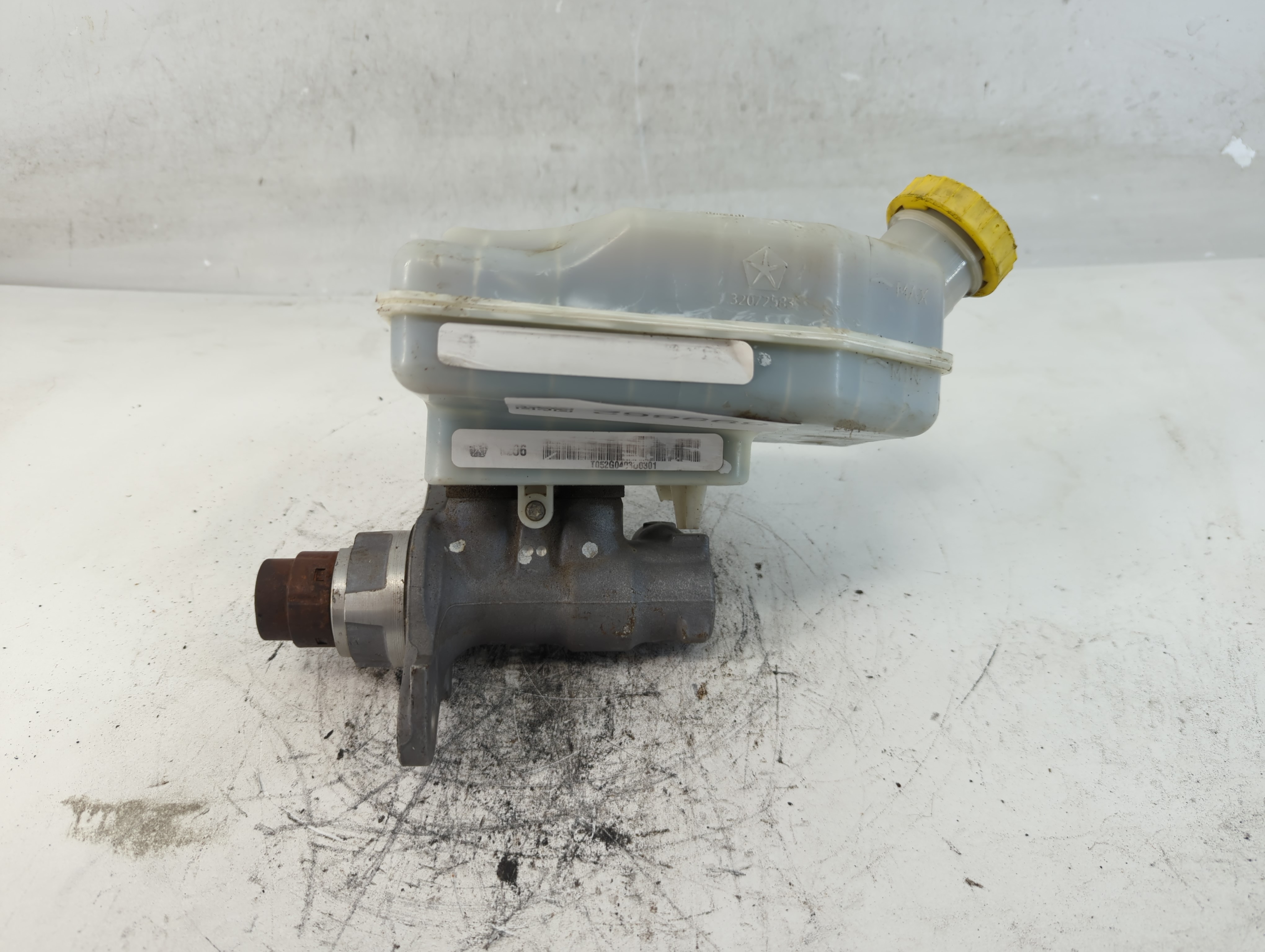 Picture of Dodge Caravan Brake Master Cylinder 899862