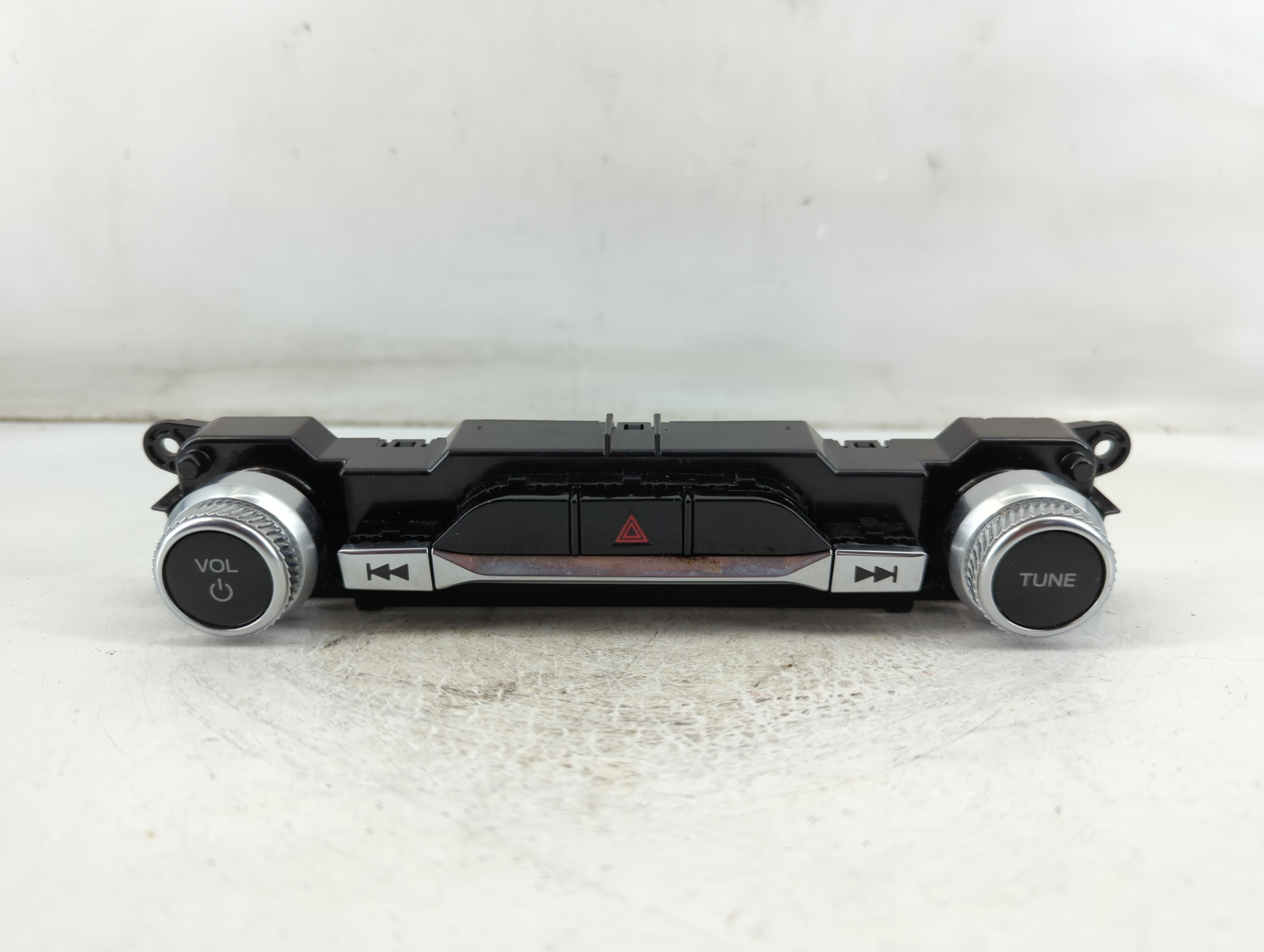 Picture of 2020-2020 Ford Explorer Am Fm Cd Player Radio Receiver 899870