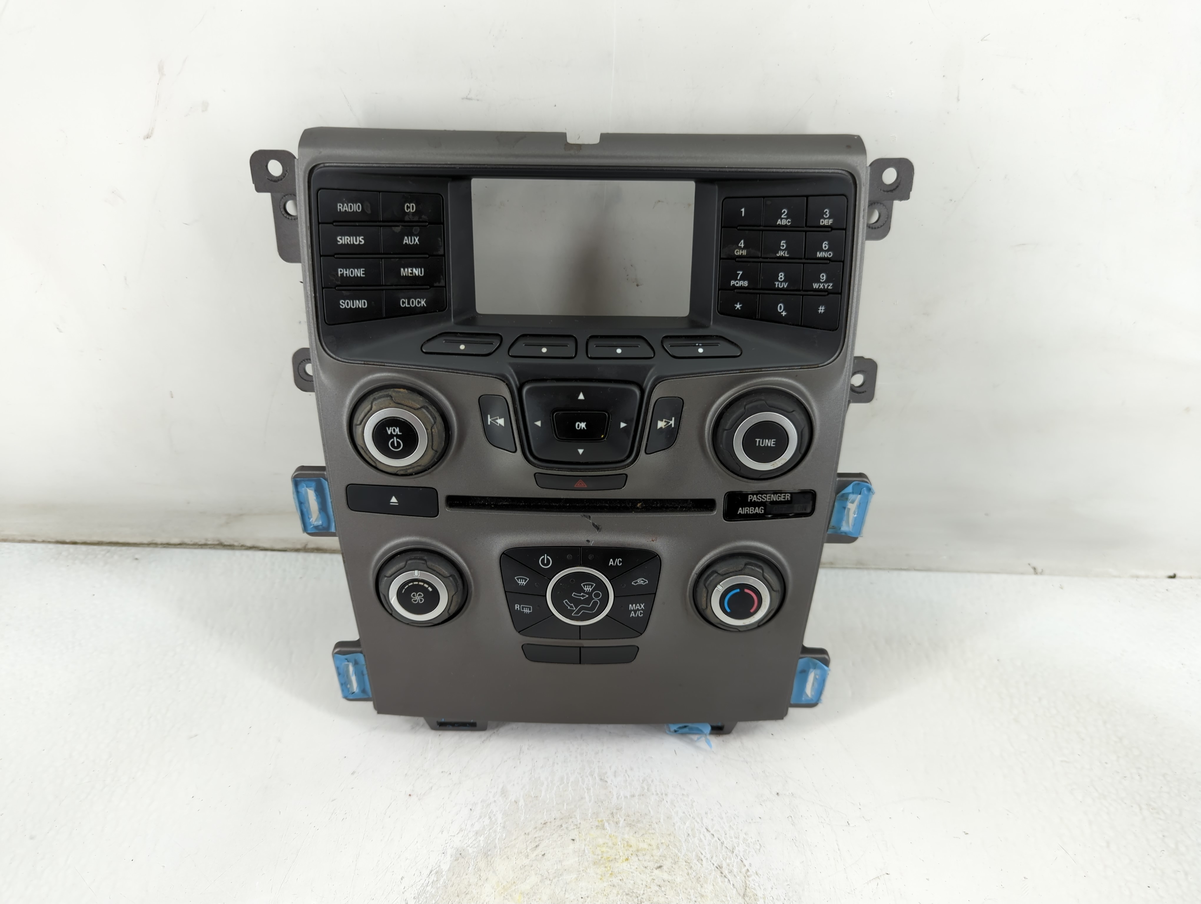 2013-2013 Ford Edge Am Fm Cd Player Radio Receiver 899905 - Oemusedautoparts1.com