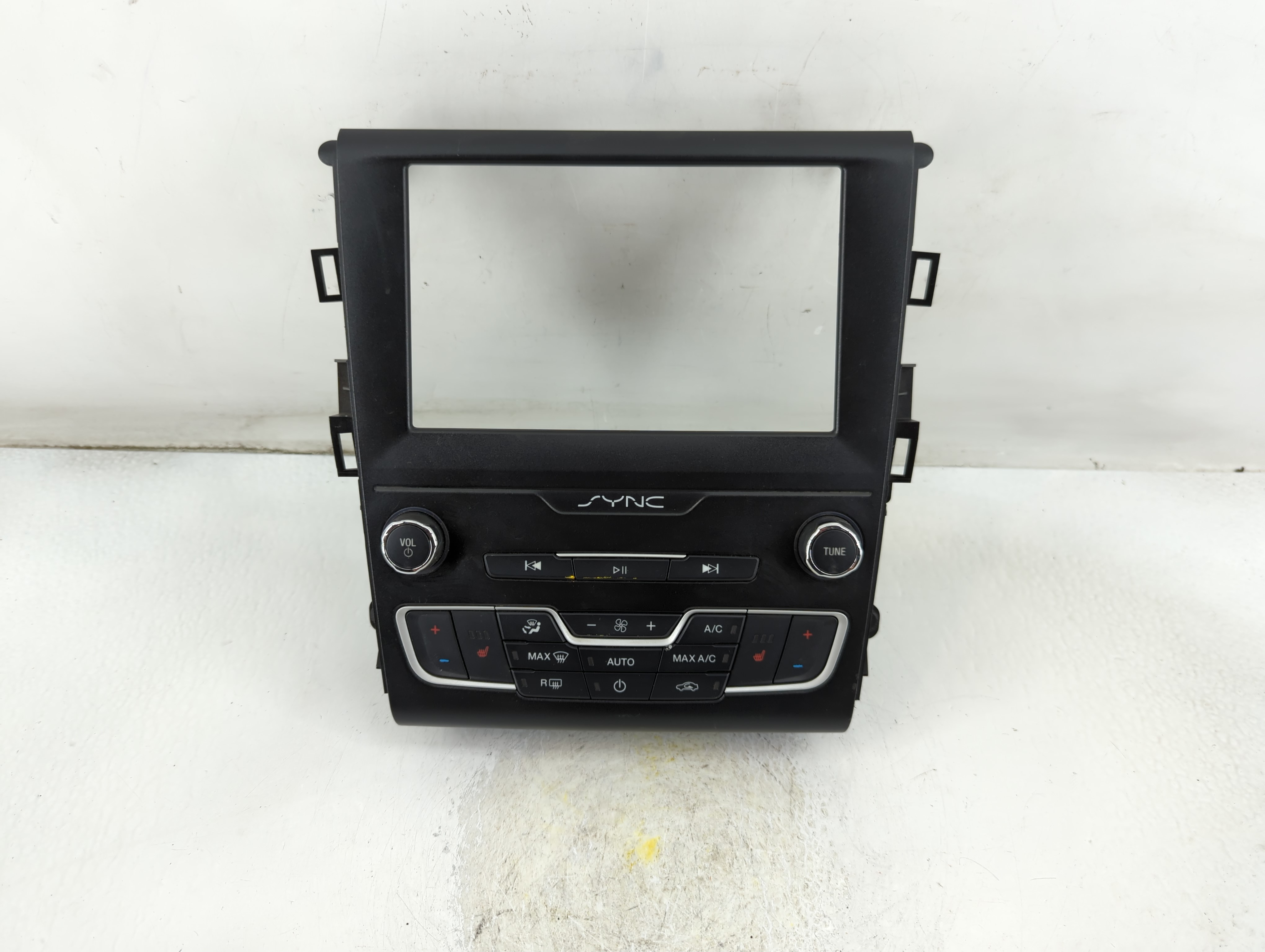 2019-2020 Ford Fusion Am Fm Cd Player Radio Receiver 899907 - Oemusedautoparts1.com