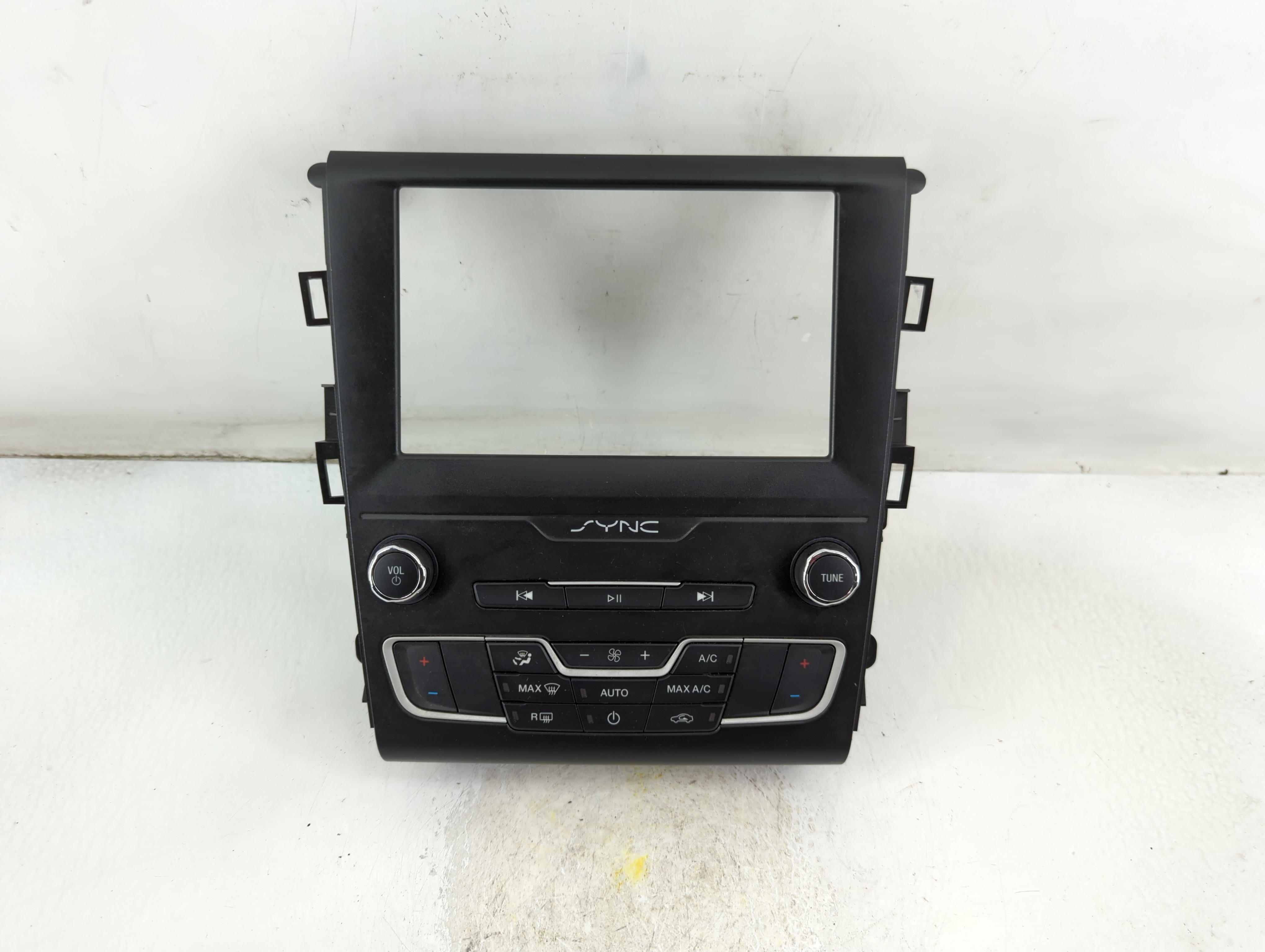 Picture of 2017-2020 Ford Fusion Am Fm Cd Player Radio Receiver 899920