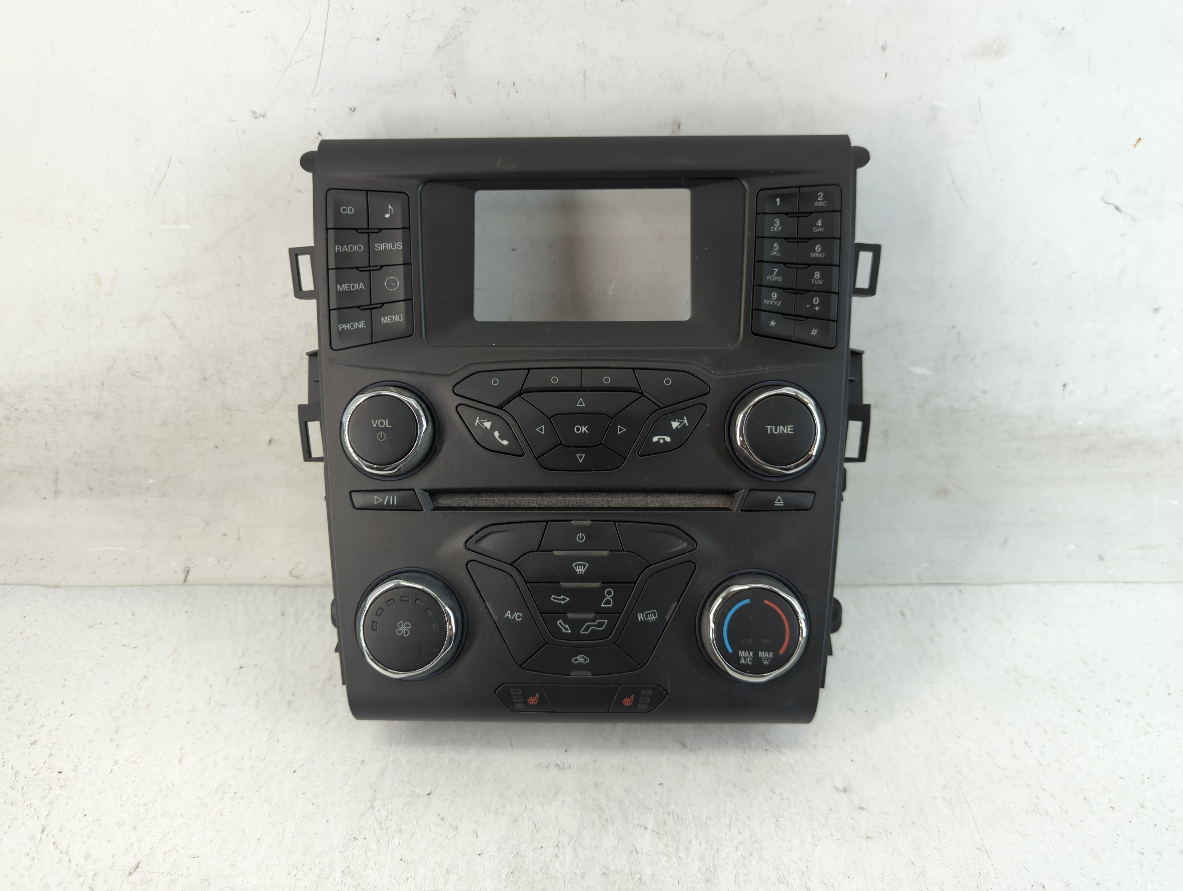 2016-2016 Ford Fusion Am Fm Cd Player Radio Receiver 899932 - Oemusedautoparts1.com
