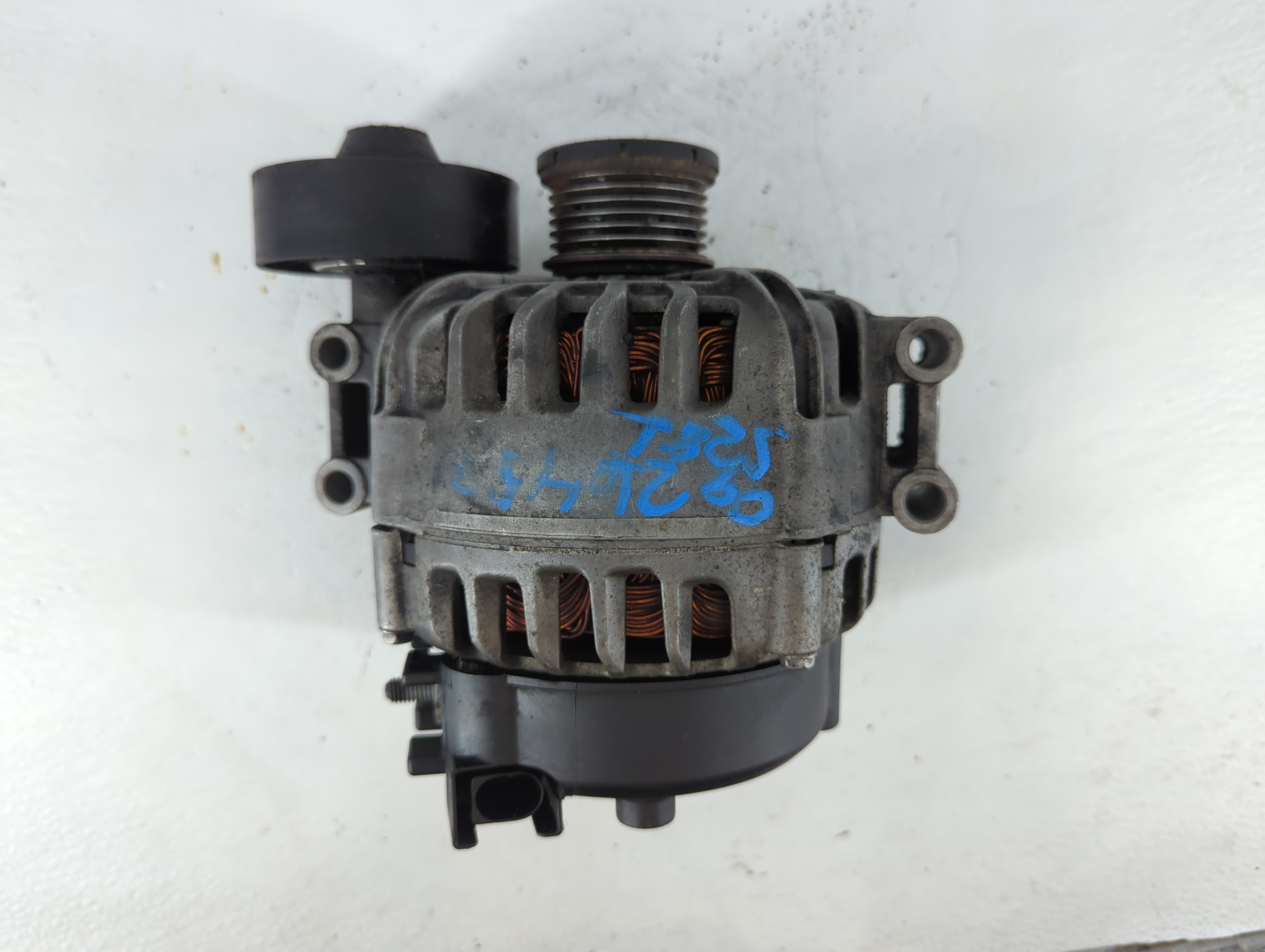 Picture of 2009-2010 Bmw 528i Alternator Generator Charging Assembly Engine Oem 900035