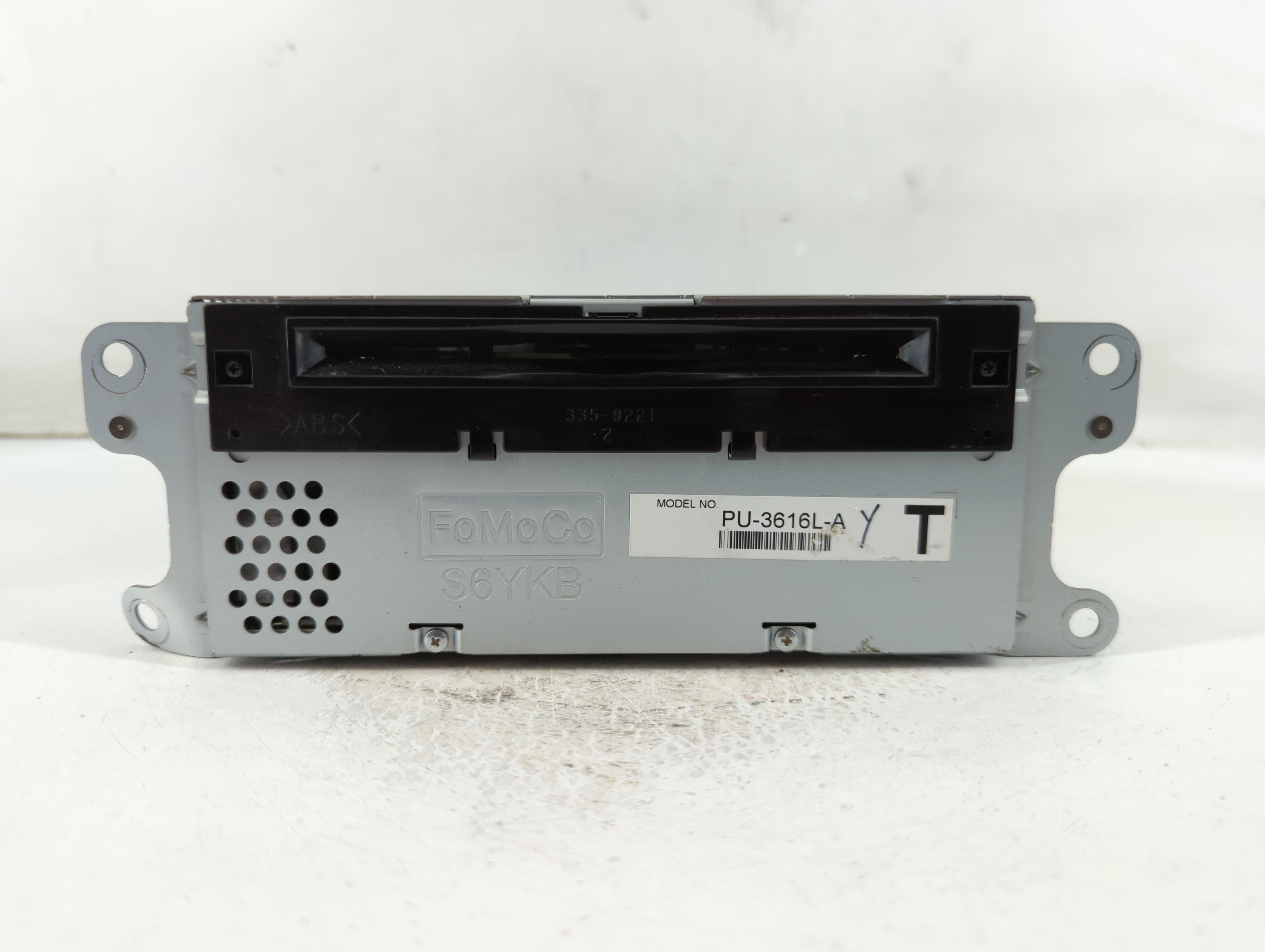 2013-2014 Ford Explorer Am Fm Cd Player Radio Receiver 900143 - Oemusedautoparts1.com