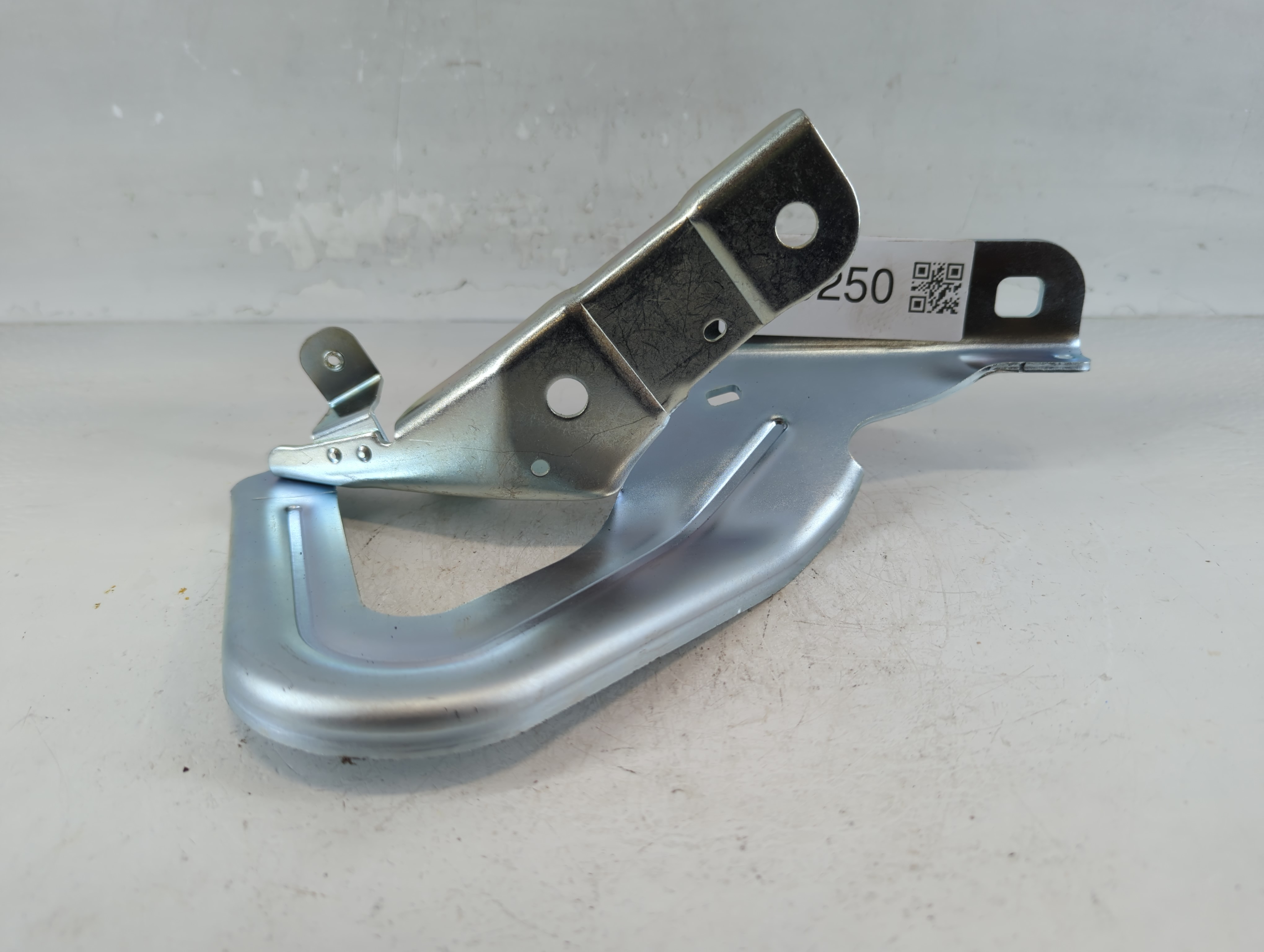 Picture of 2017 Ford Explorer Driver Left Hood Hinge 900250