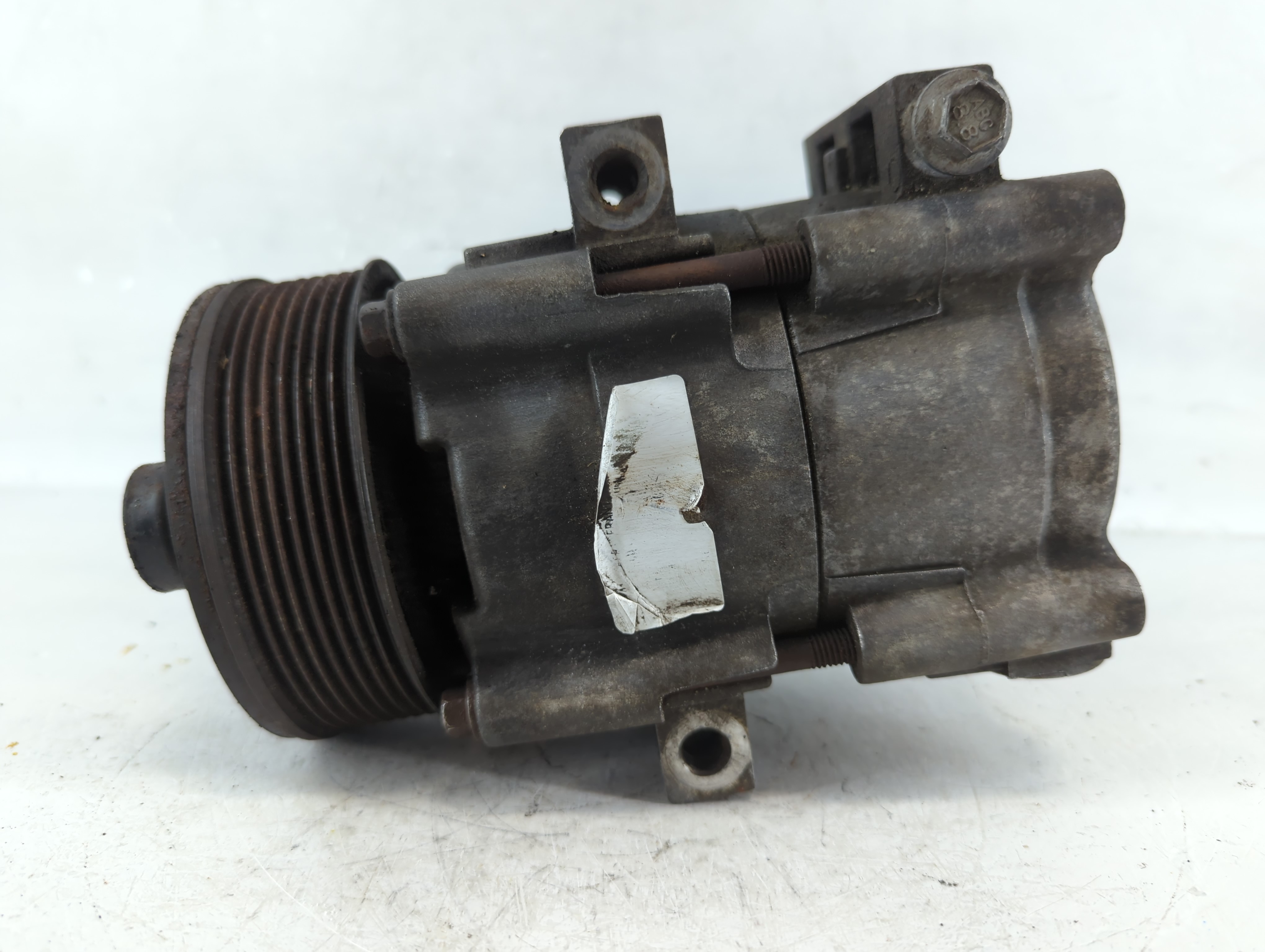 2000-2001 Ford Excursion Air Conditioning A/c Ac Compressor Oem 900332 - Oemusedautoparts1.com