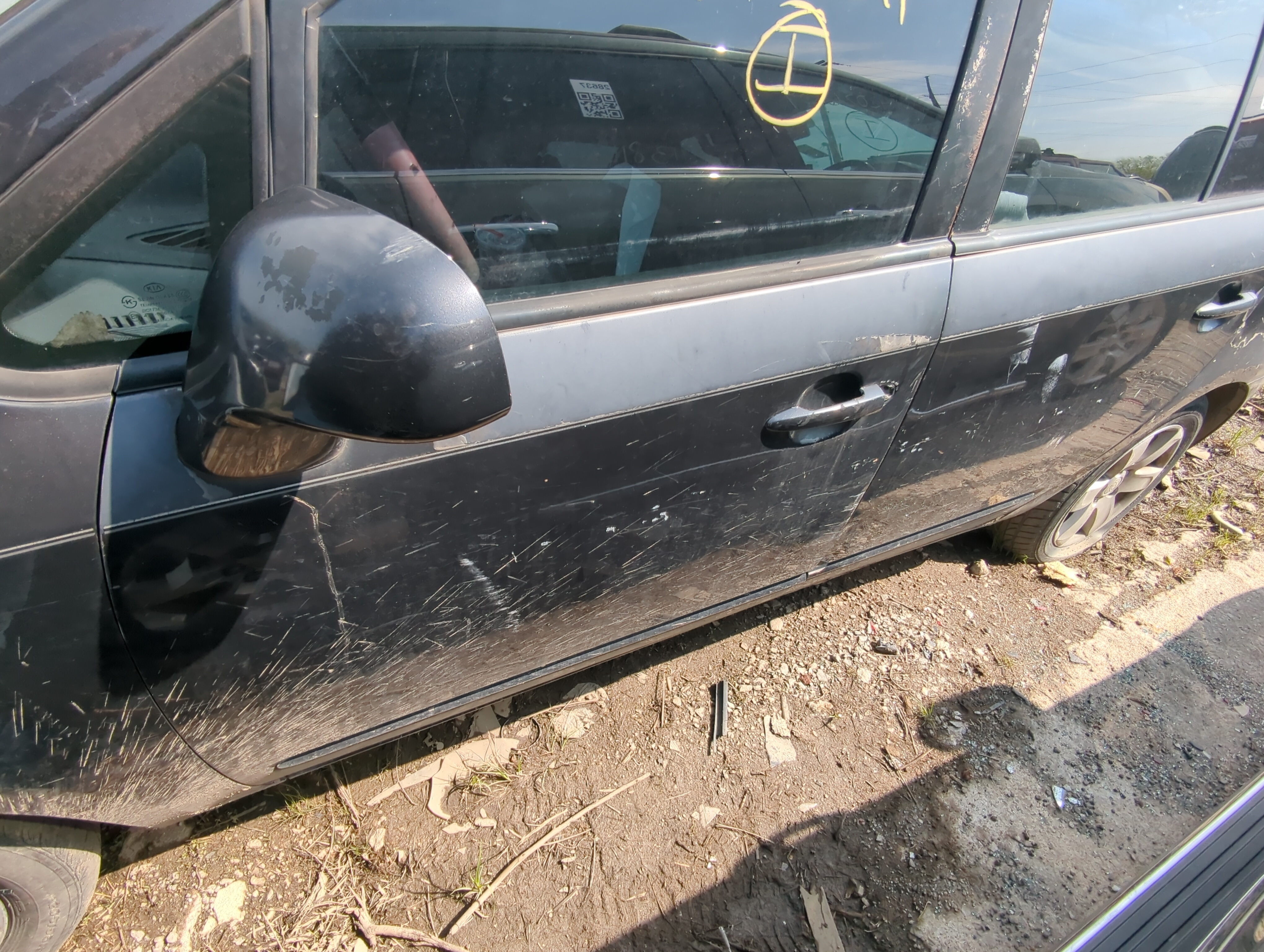 Picture of 2007-2012 Kia Rondo Driver Front Door Oem 900743