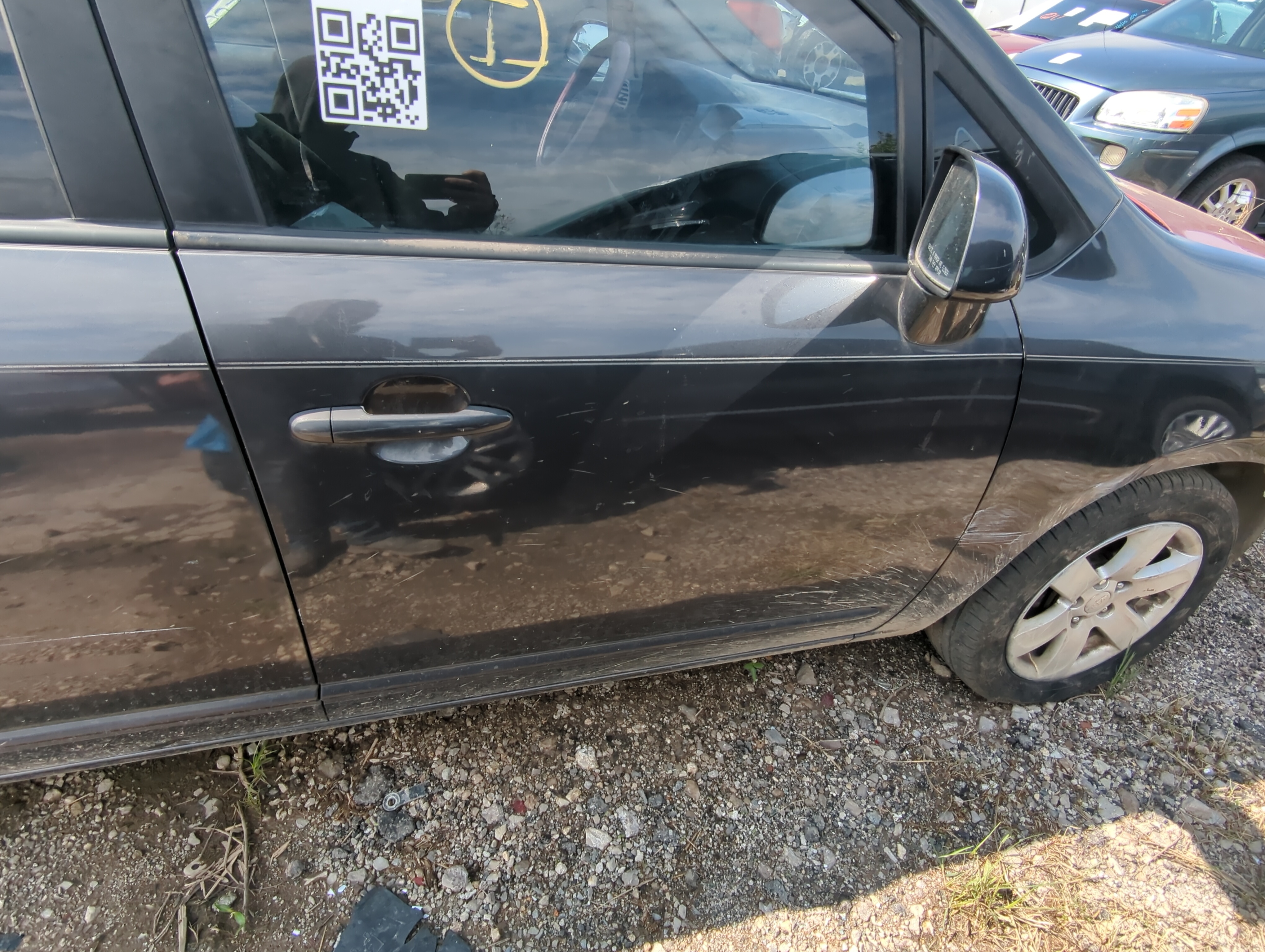 Picture of 2007-2012 Kia Rondo Passenger Front Door Oem 900753