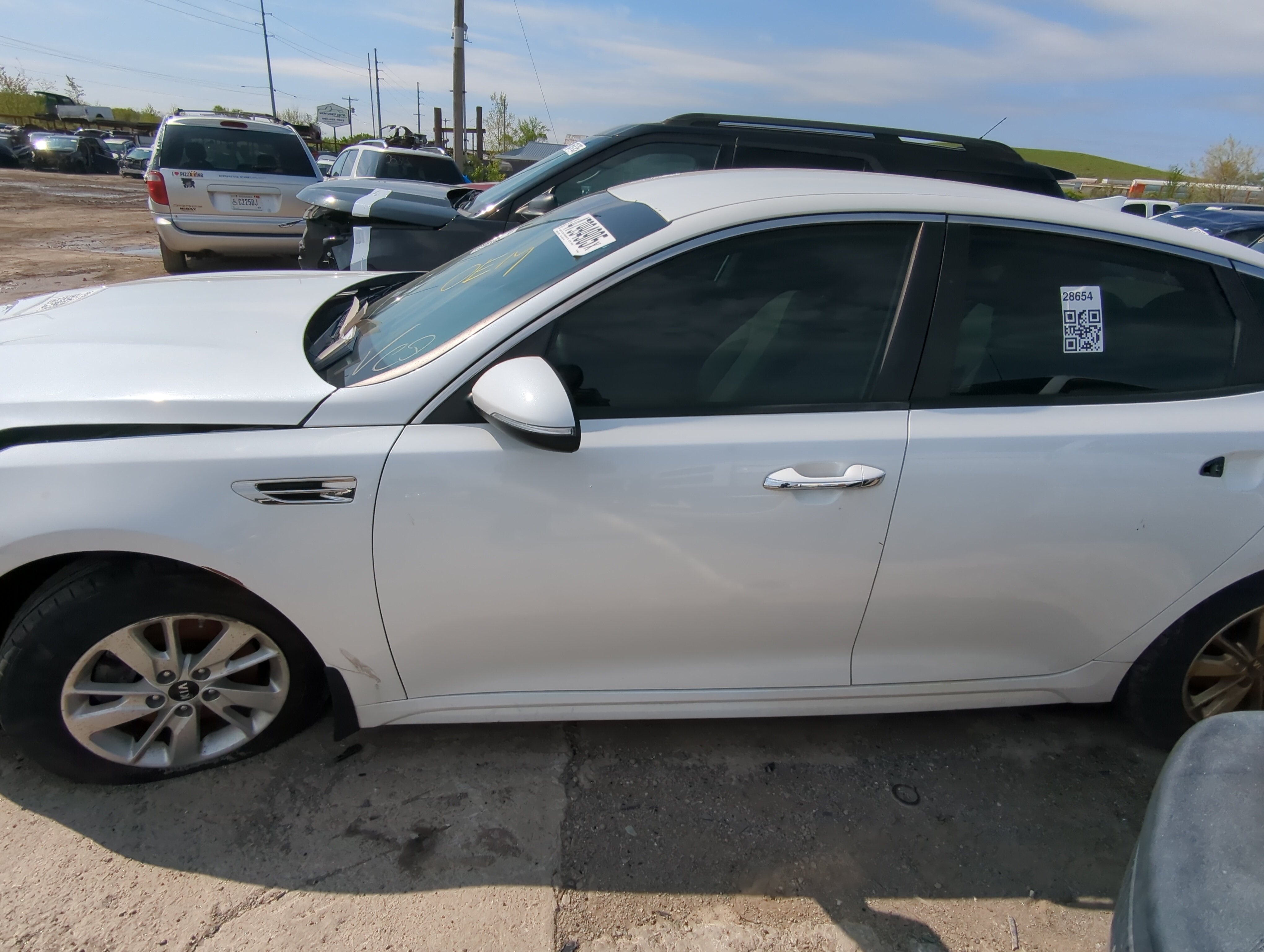 2016-2020 Kia Optima Driver Front Door Oem 900926 - Oemusedautoparts1.com