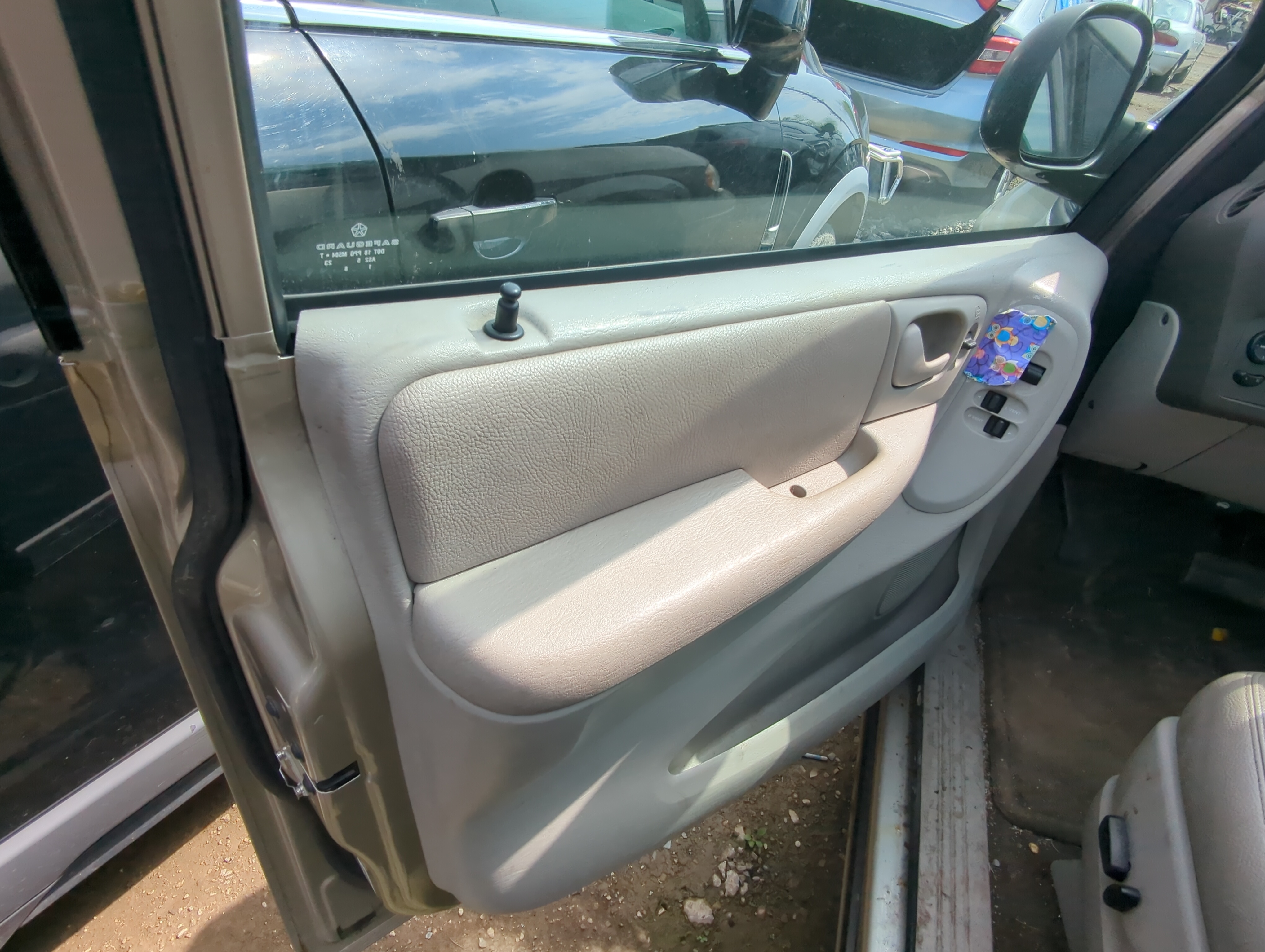 Picture of 2006 Chrysler Town & Country Front Left Driver Interior Door Panel Trim 901249