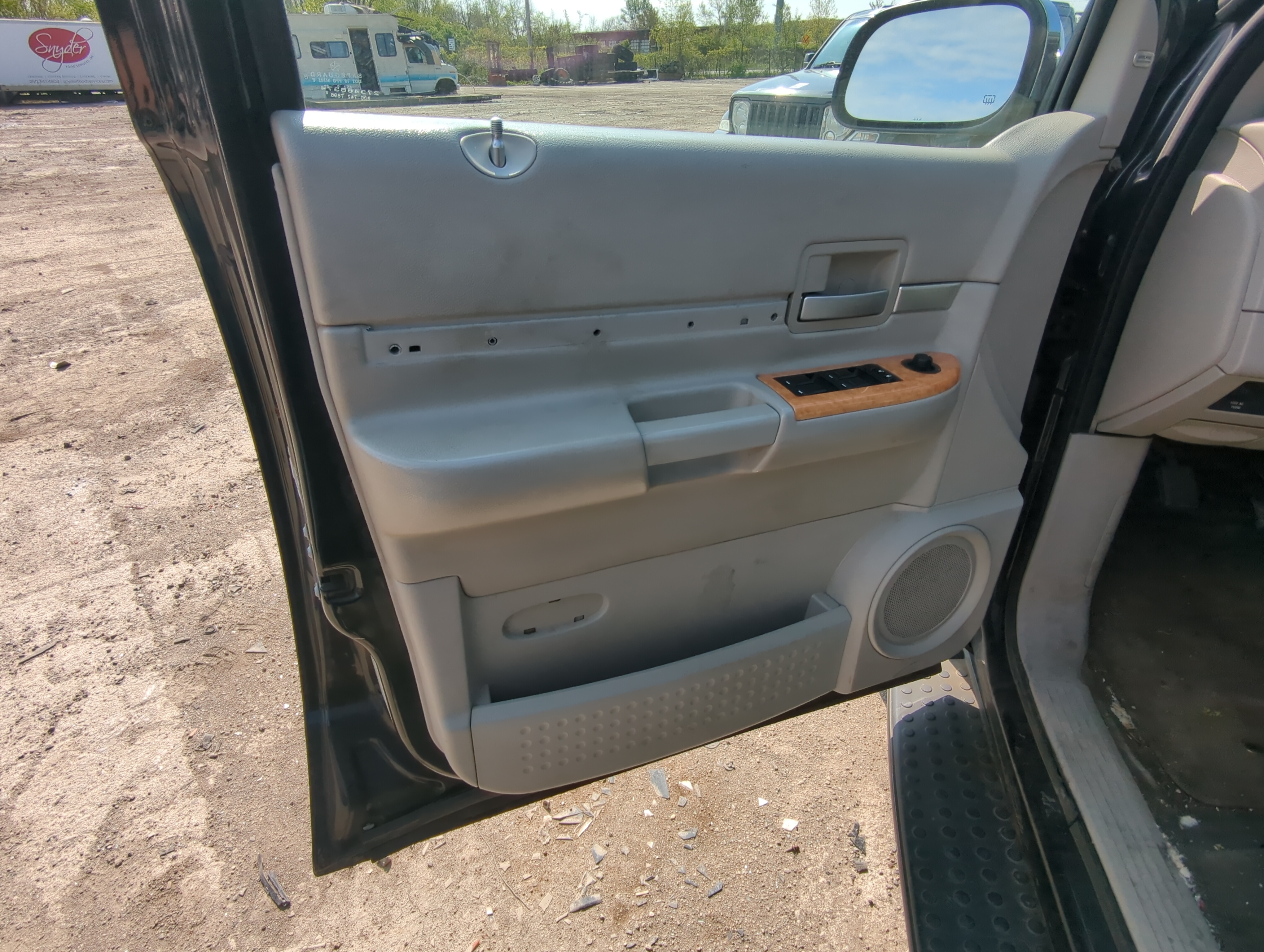 Picture of 2008 Chrysler Aspen Front Left Driver Interior Door Panel Trim 901571