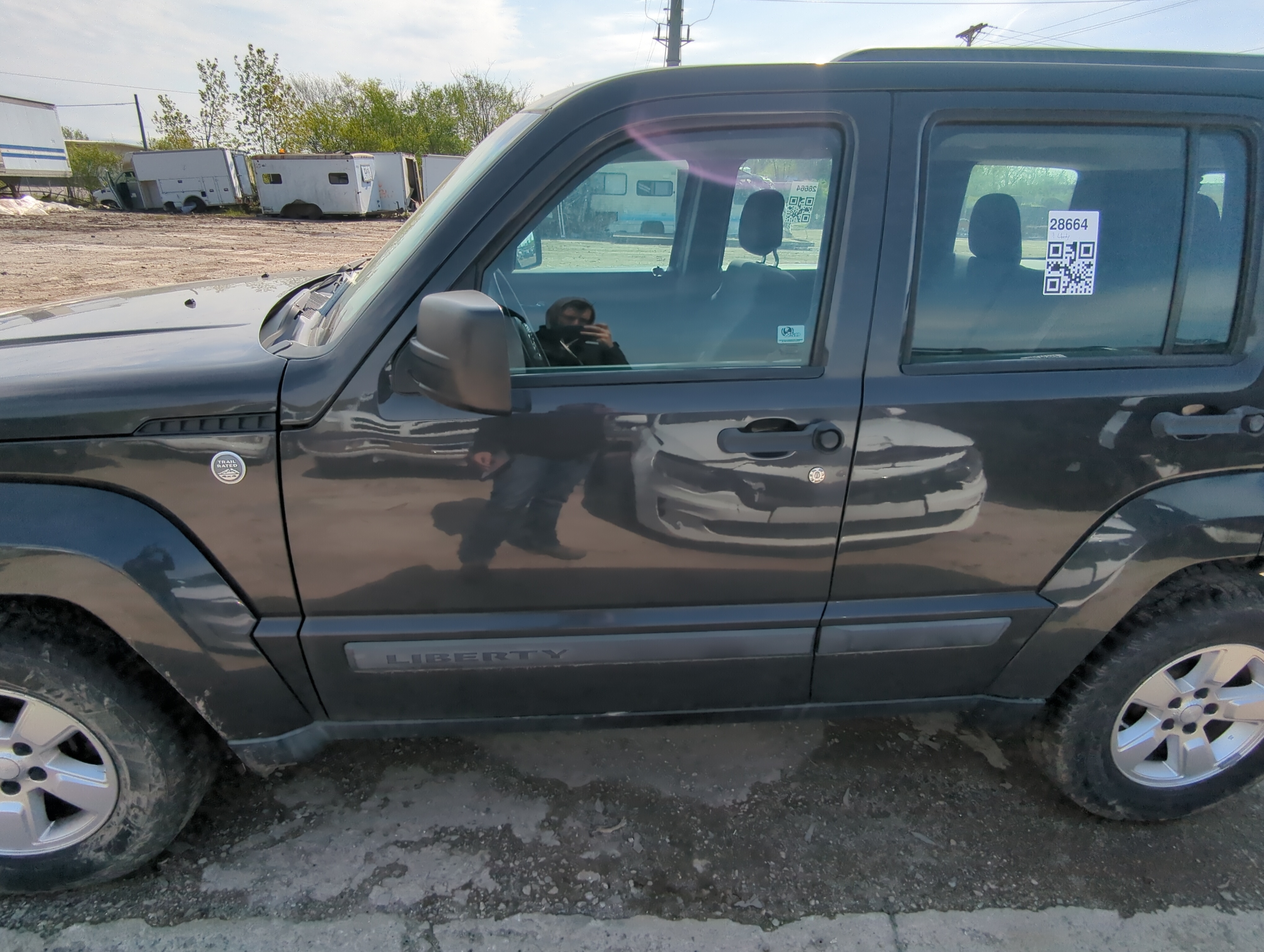 2008-2012 Jeep Liberty Driver Front Door Oem 901783 - Oemusedautoparts1.com
