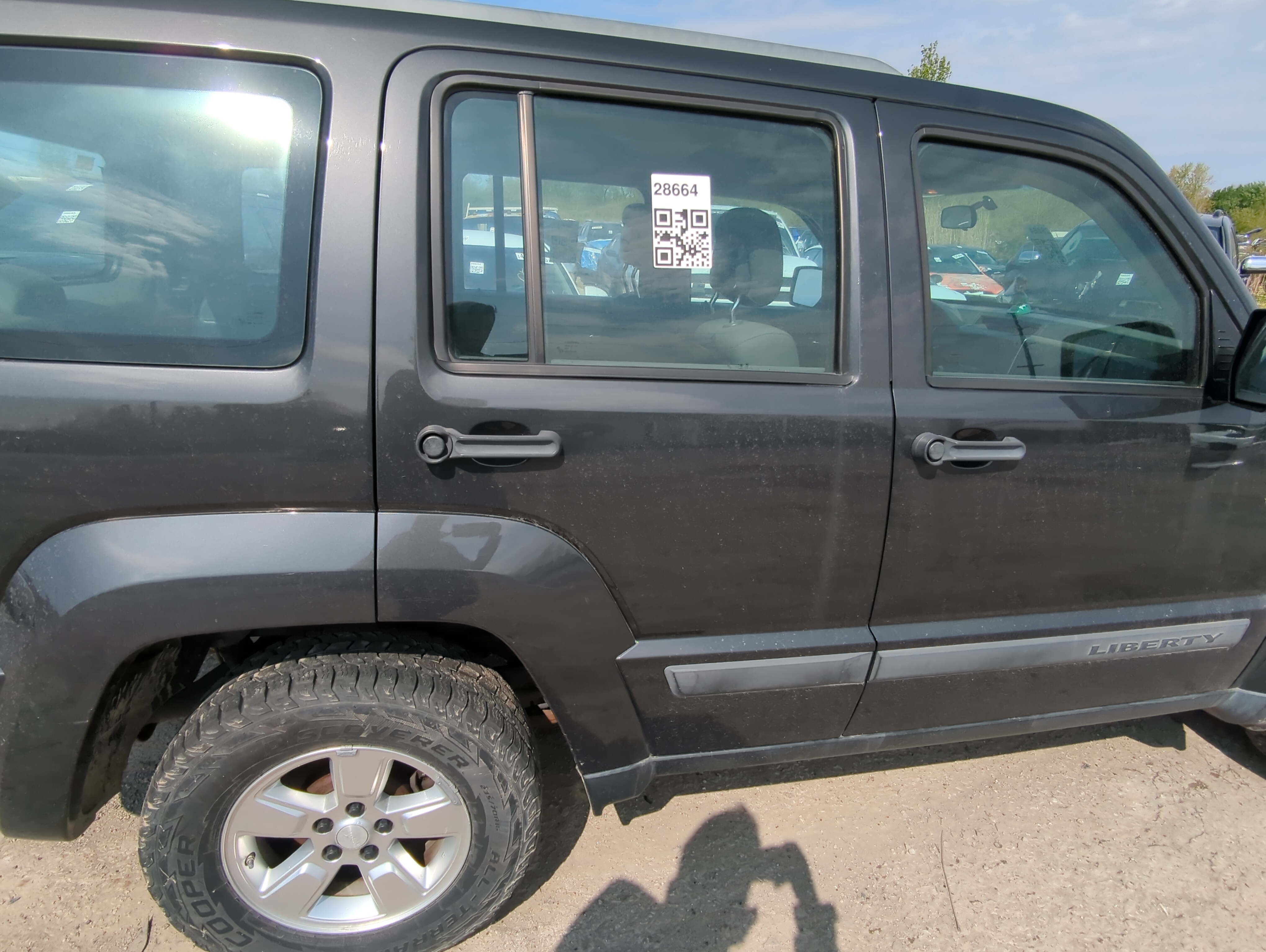 2008-2012 Jeep Liberty Passenger Rear Door Oem 901785 - Oemusedautoparts1.com