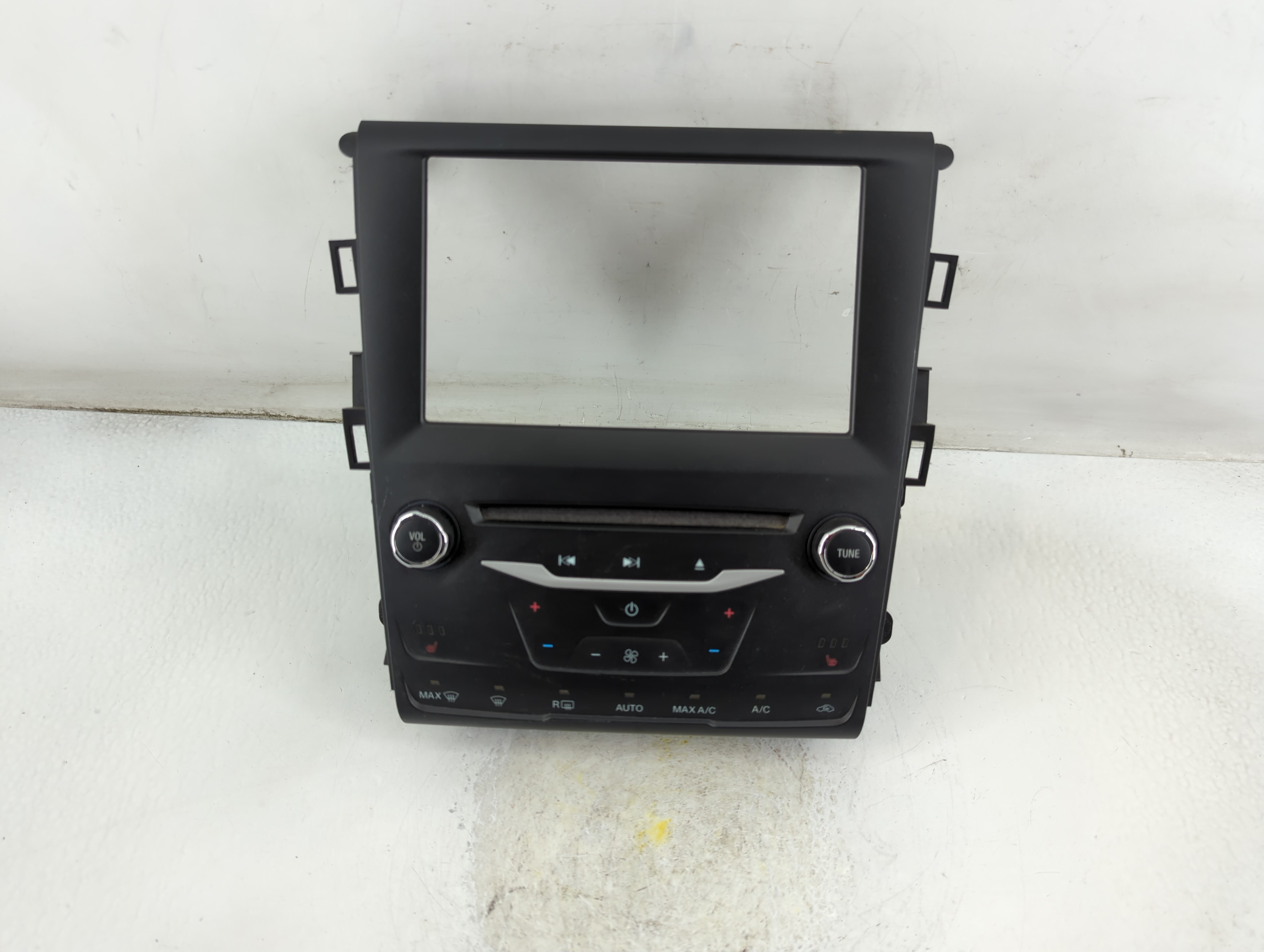 2015-2015 Ford Fusion Am Fm Cd Player Radio Receiver 901824 - Oemusedautoparts1.com