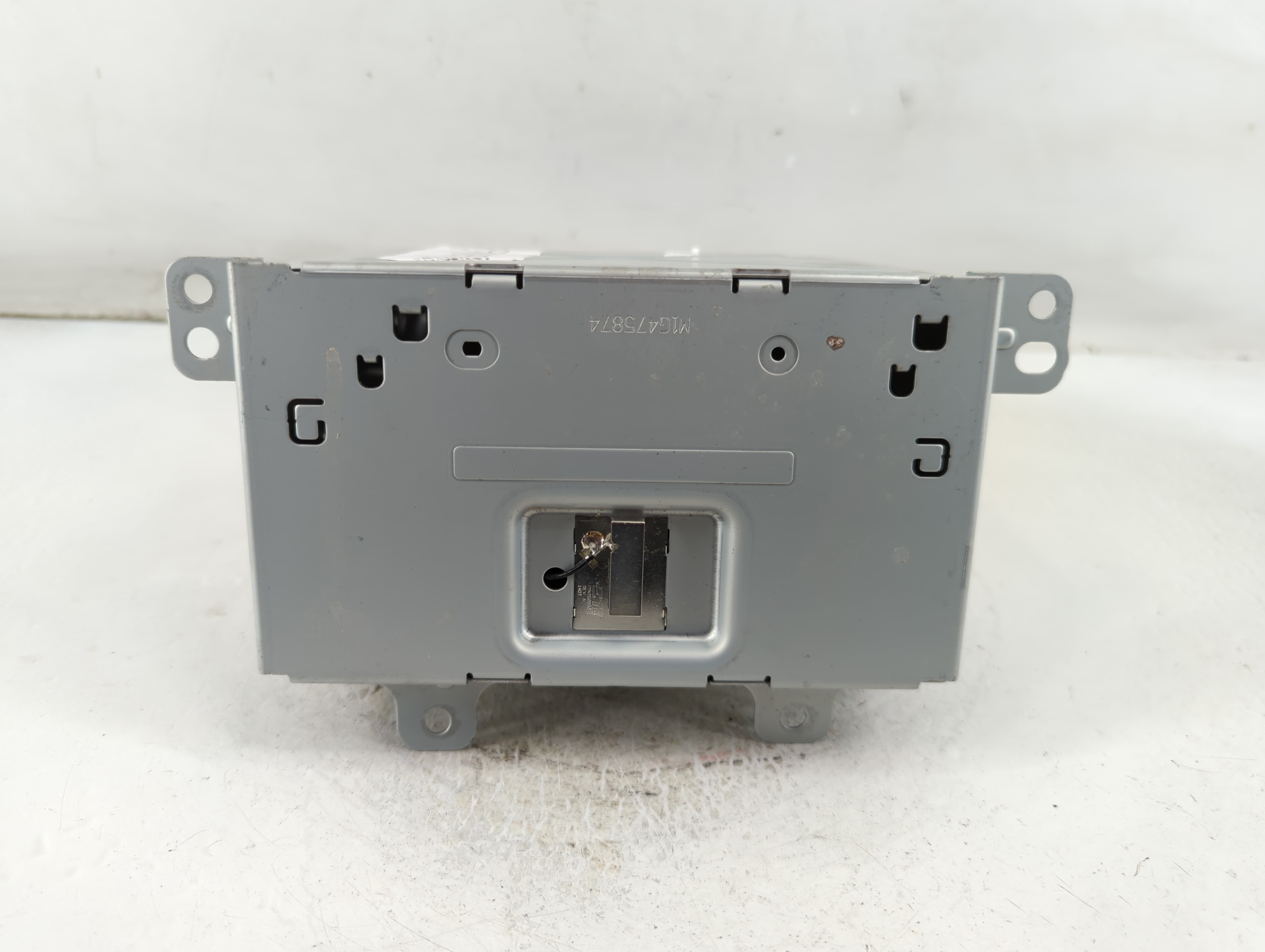 2016-2016 Gmc Terrain Am Fm Cd Player Radio Receiver 901885 - Oemusedautoparts1.com