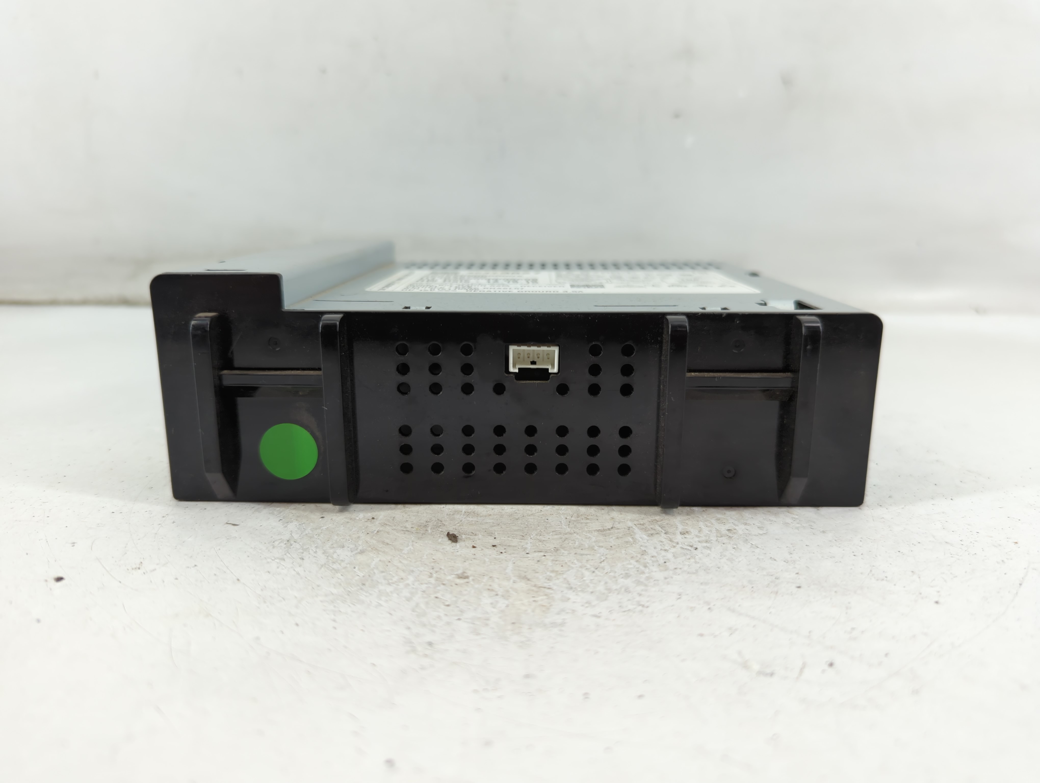 2016-2016 Gmc Sierra 1500 Am Fm Cd Player Radio Receiver 902009 - Oemusedautoparts1.com
