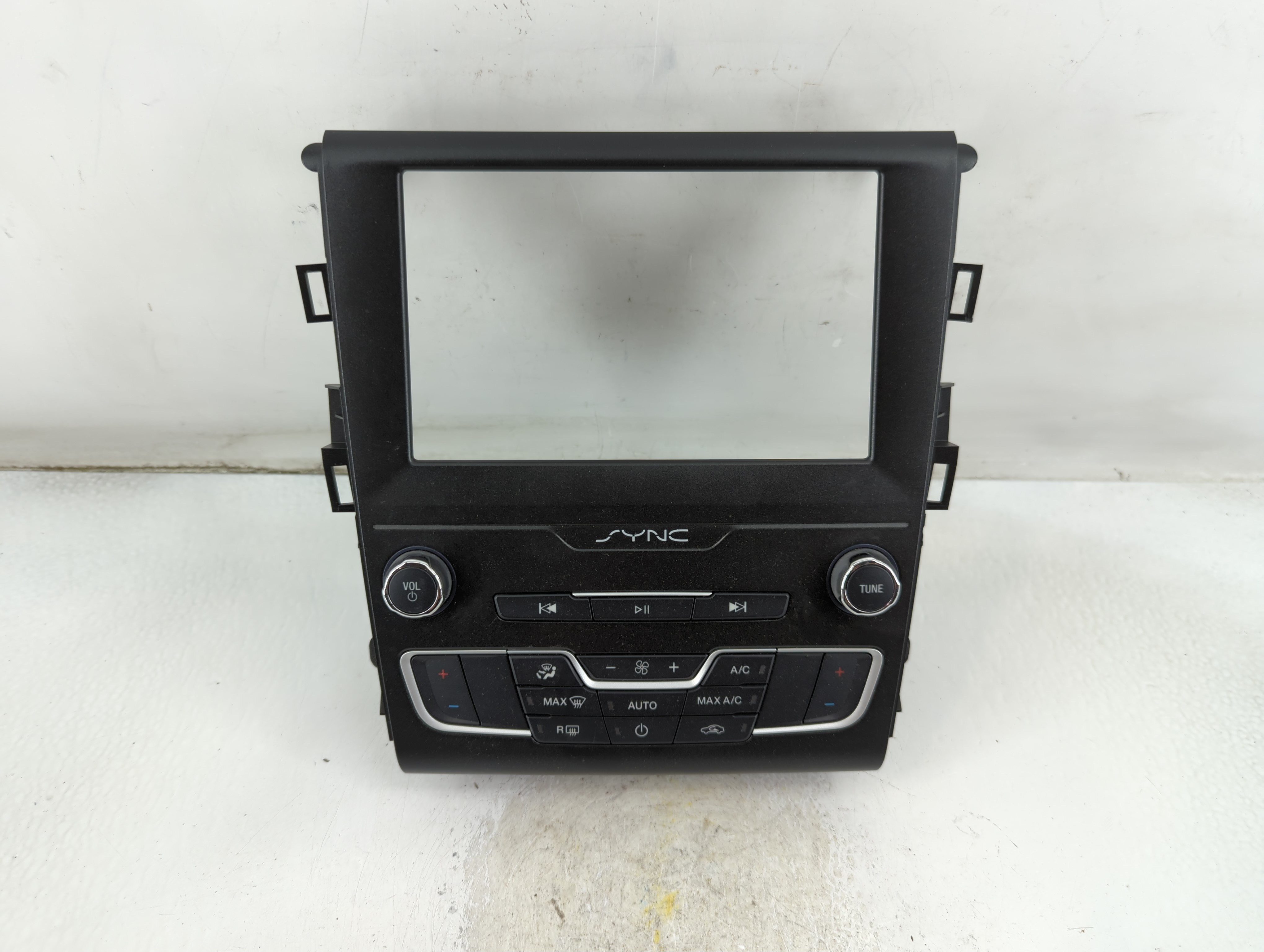 2017-2020 Ford Fusion Am Fm Cd Player Radio Receiver 902012 - Oemusedautoparts1.com