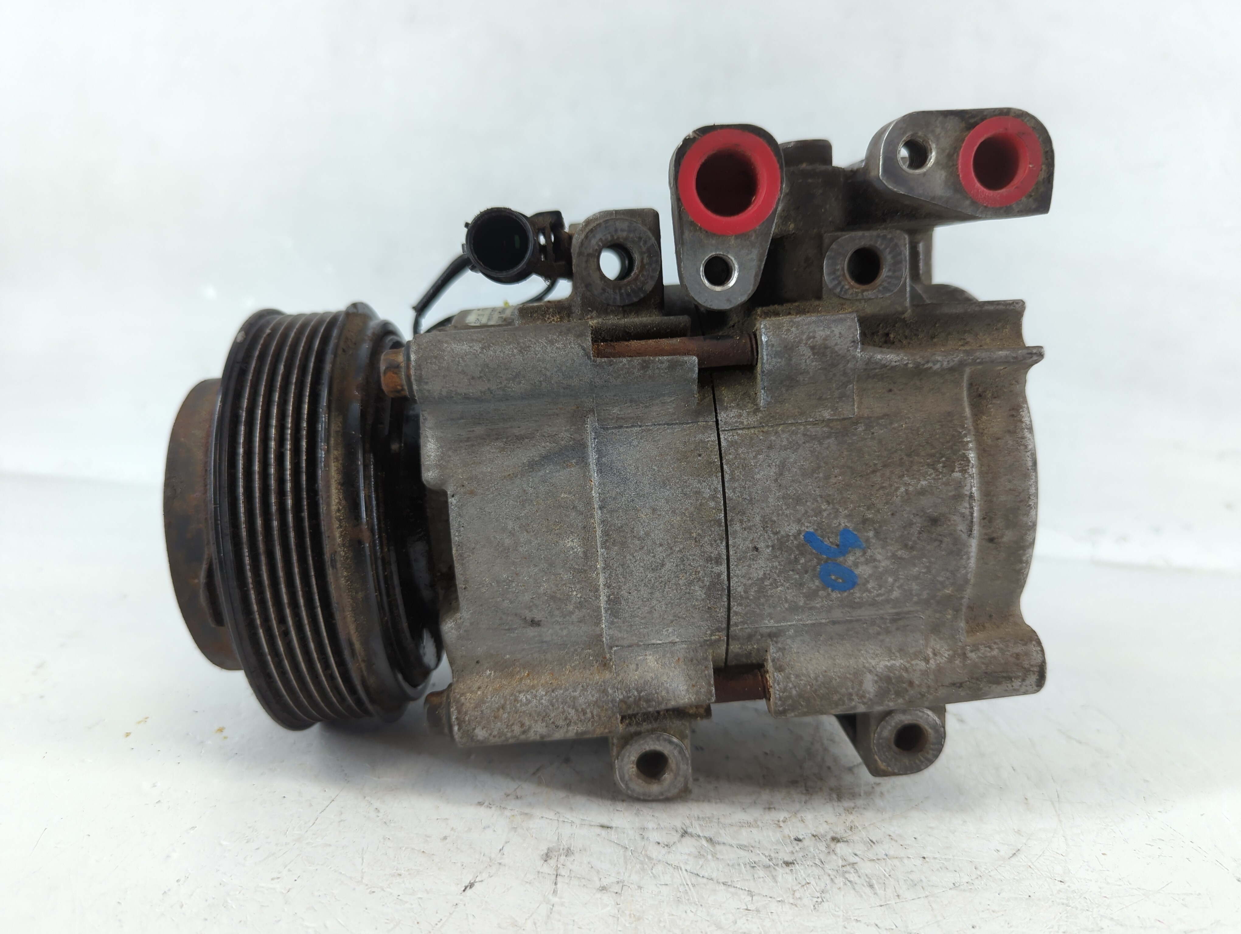 Picture of 2002-2005 Kia Sedona Air Conditioning A/c Ac Compressor Oem 902113