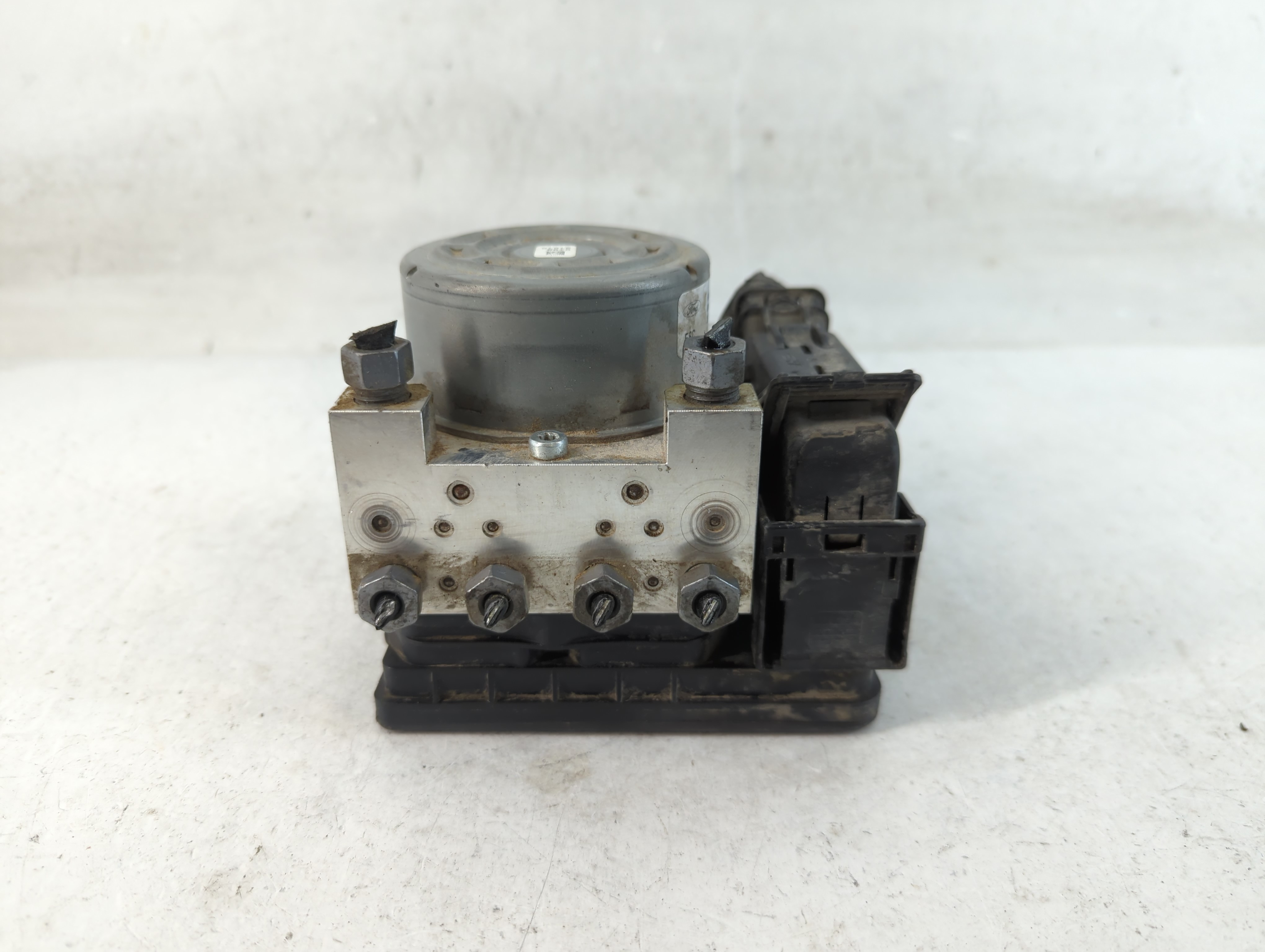 2017-2018 Ford Fusion Abs Pump Control Module 902549 - Oemusedautoparts1.com