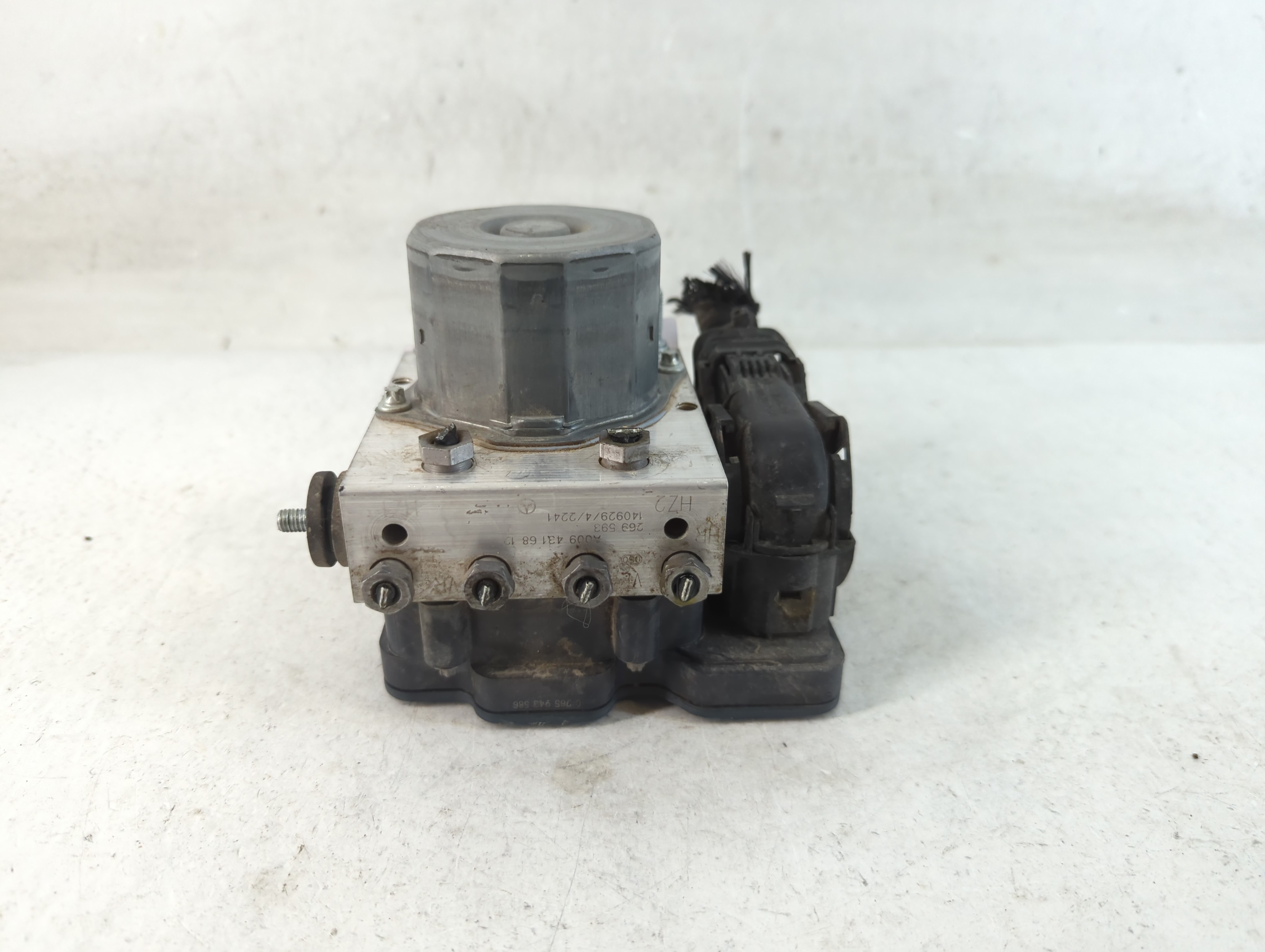 2015-2020 Mercedes-benz Gla250 Abs Pump Control Module 902558 - Oemusedautoparts1.com
