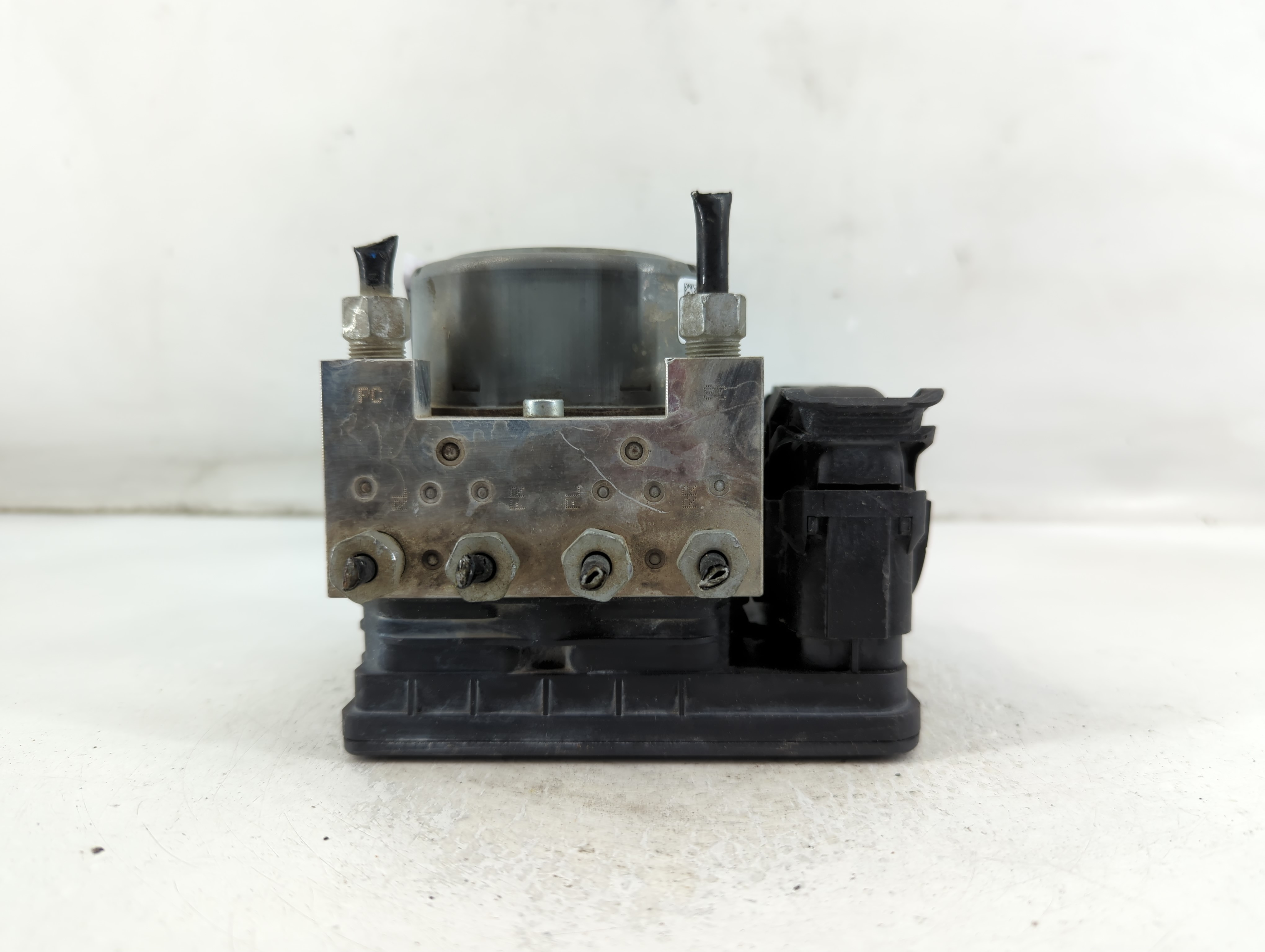 Picture of 2013-2014 Cadillac Xts Abs Pump Control Module 902648