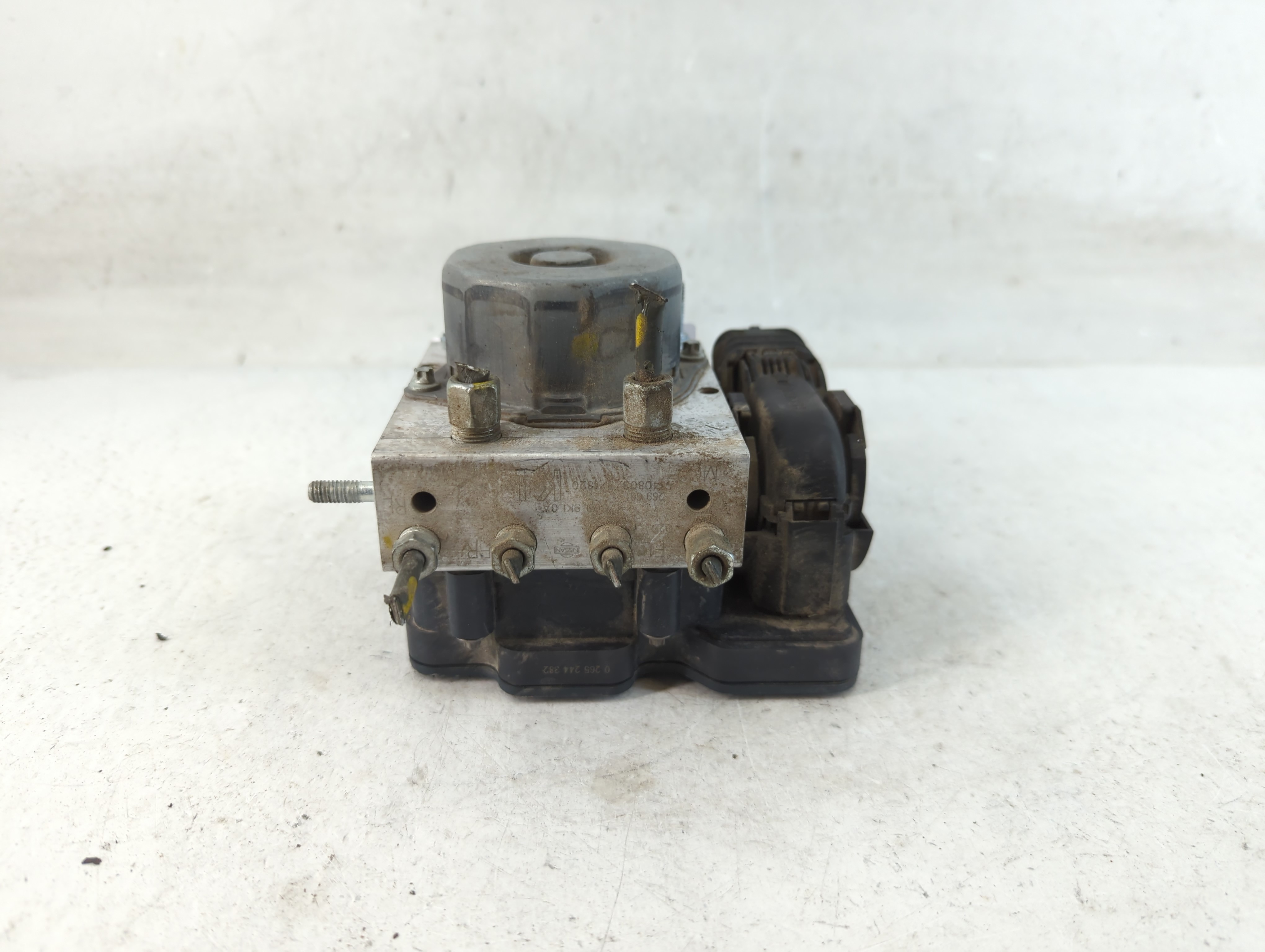 Picture of 2015-2019 Nissan Versa Abs Pump Control Module 902663