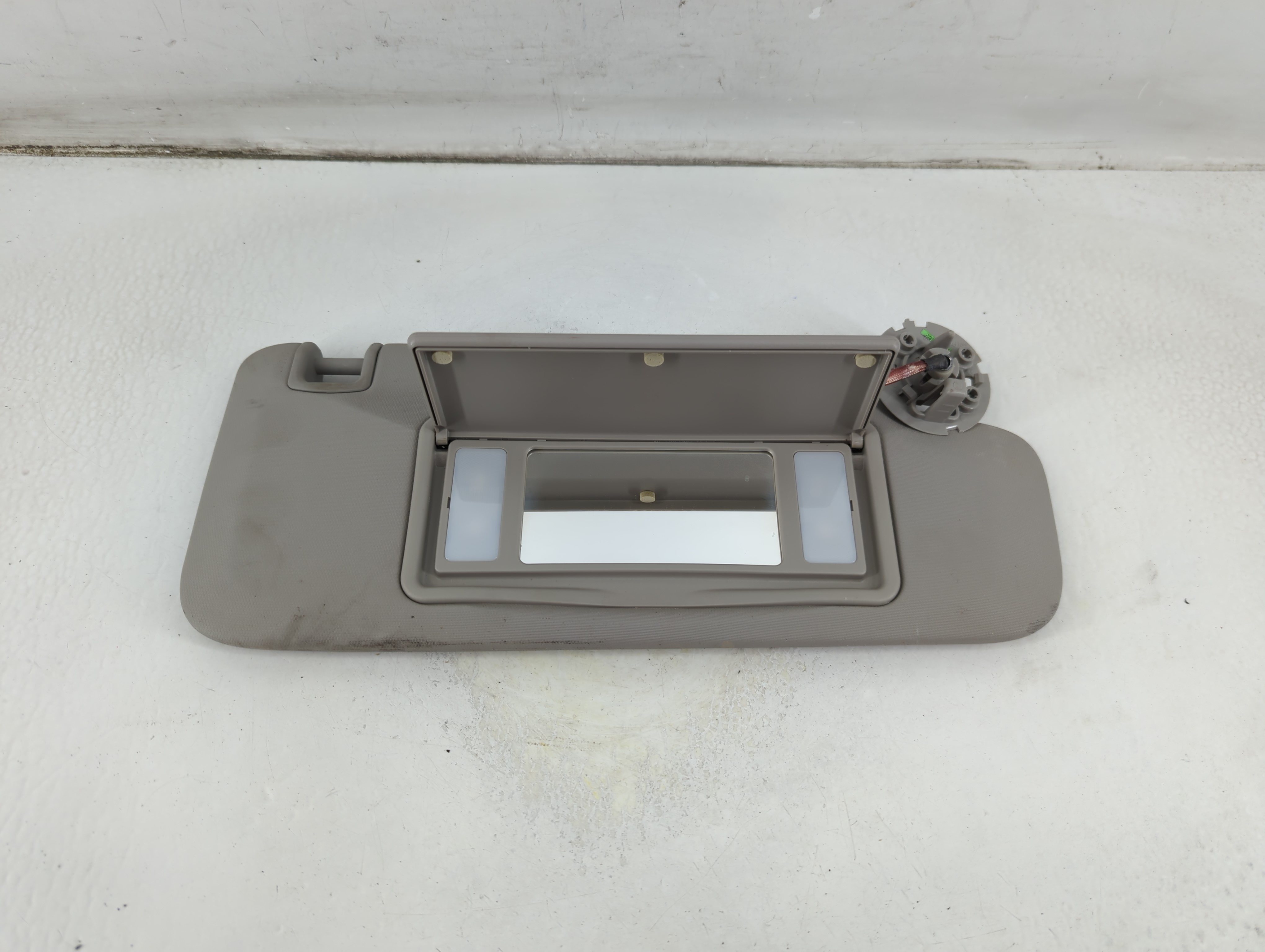 Picture of 2014 Chevrolet Cruze Passenger Sun Visor Mirror Right Sunvisor 902880