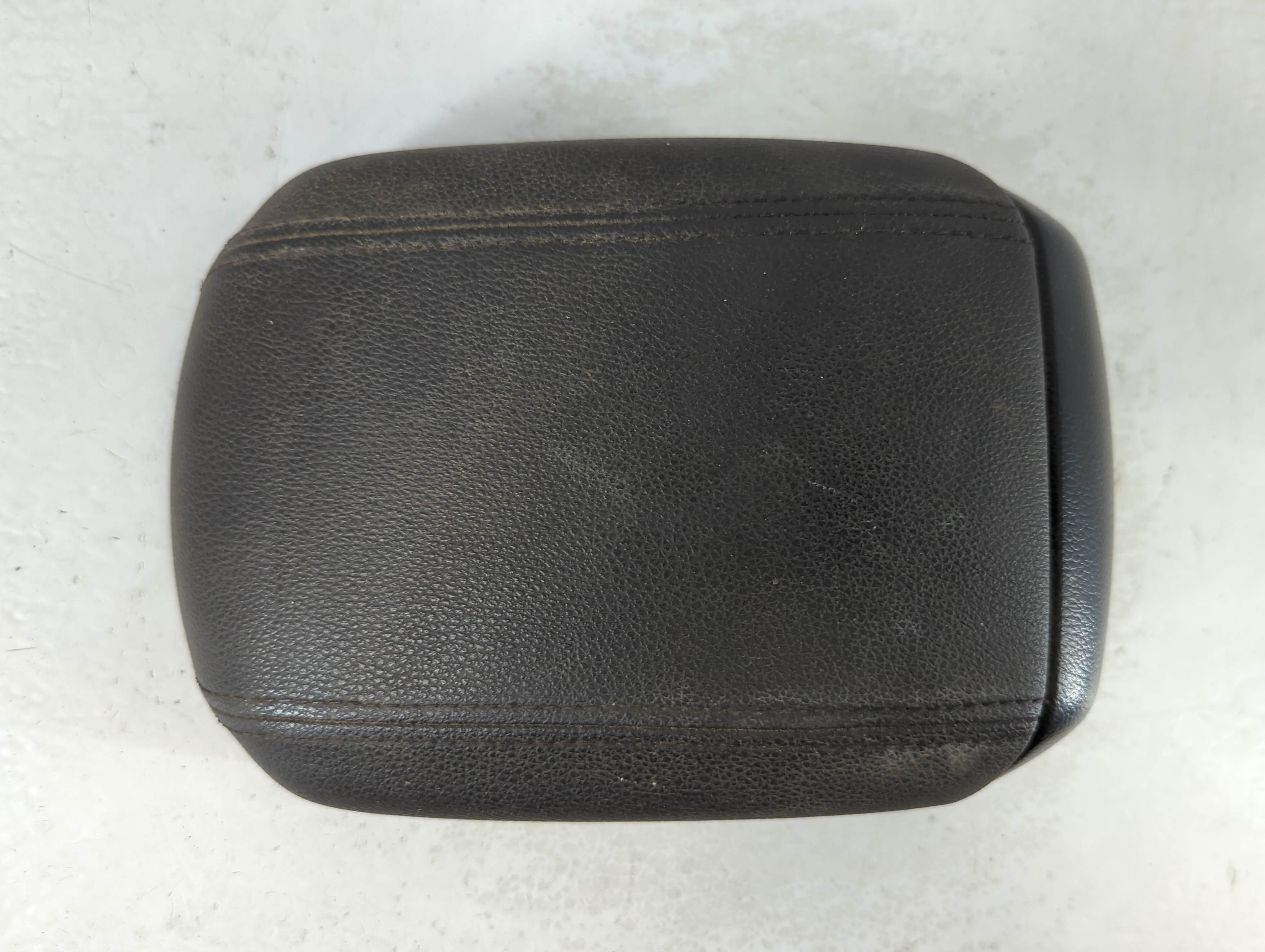 2013-2016 Chevrolet Cruze Center Console Armrest Cover Lid Black 902885 - Oemusedautoparts1.com