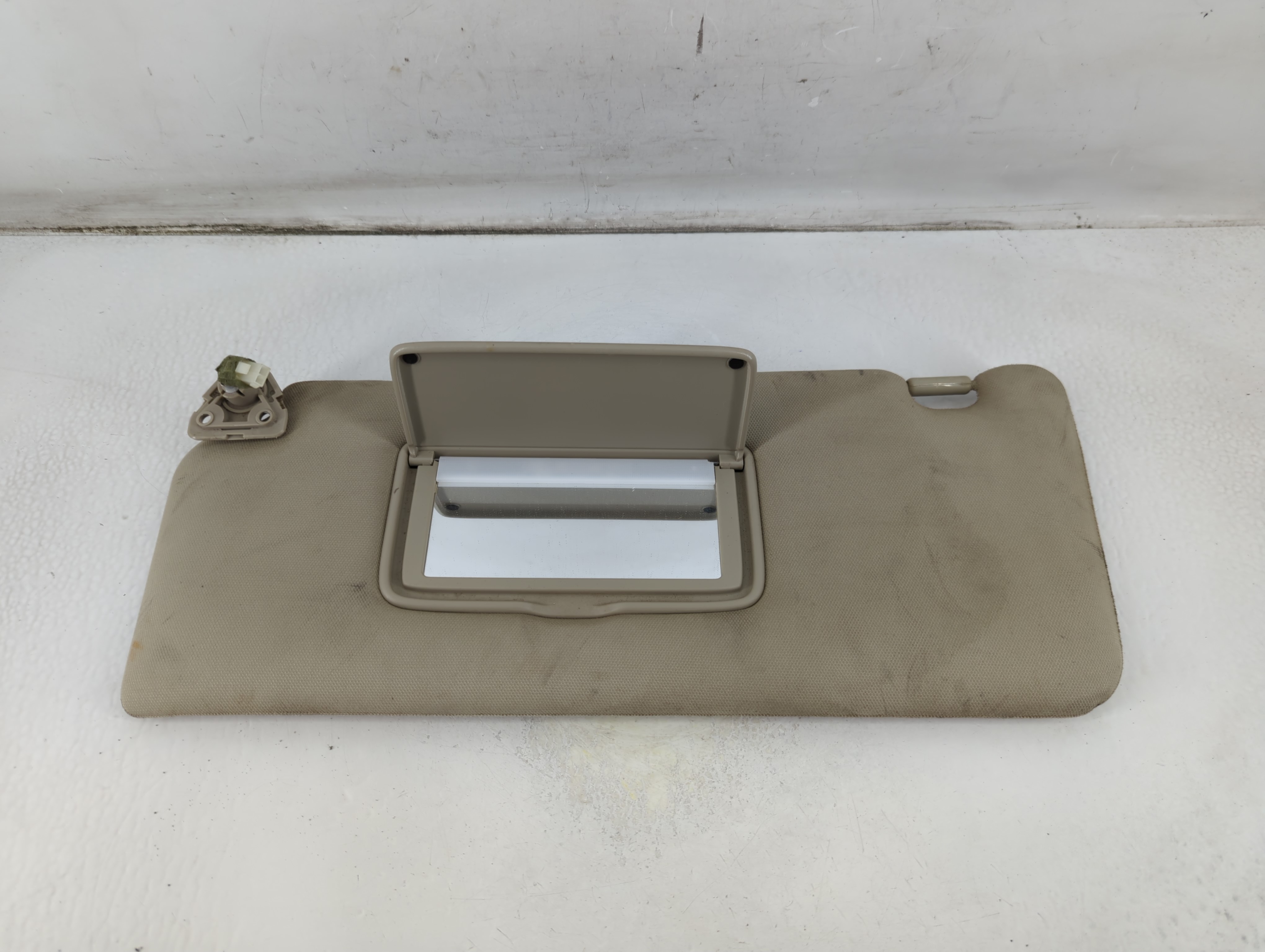 2004-2010 Infiniti Qx56 Driver Sun Visor Mirror Left Sunvisor Grey 903031 - Oemusedautoparts1.com