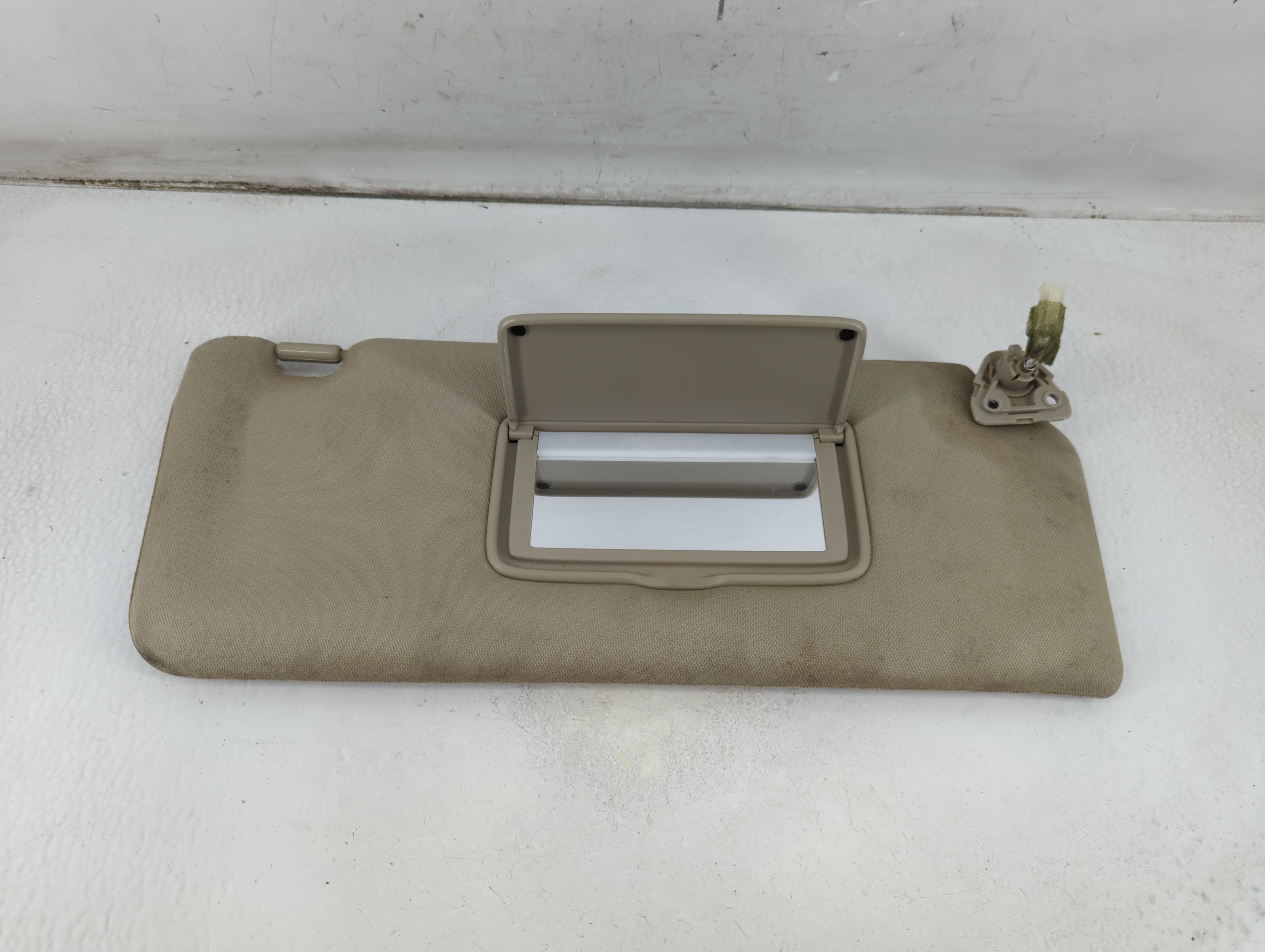 Picture of 2004-2010 Infiniti Qx56 Passenger Sun Visor Mirror Right Sunvisor Grey 903032