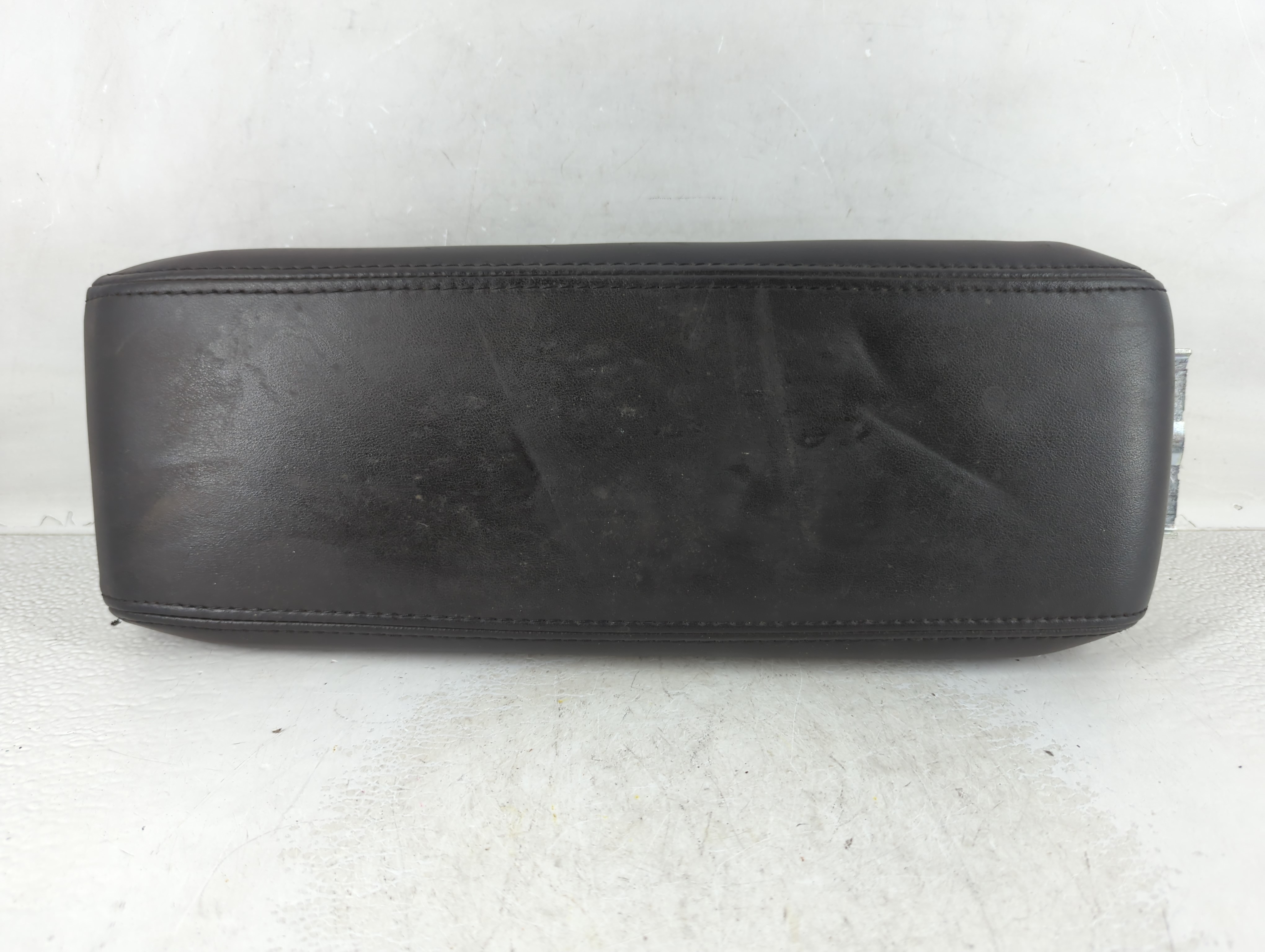 Picture of 2016 Gmc Terrain Center Console Armrest Cover Lid Black 903239