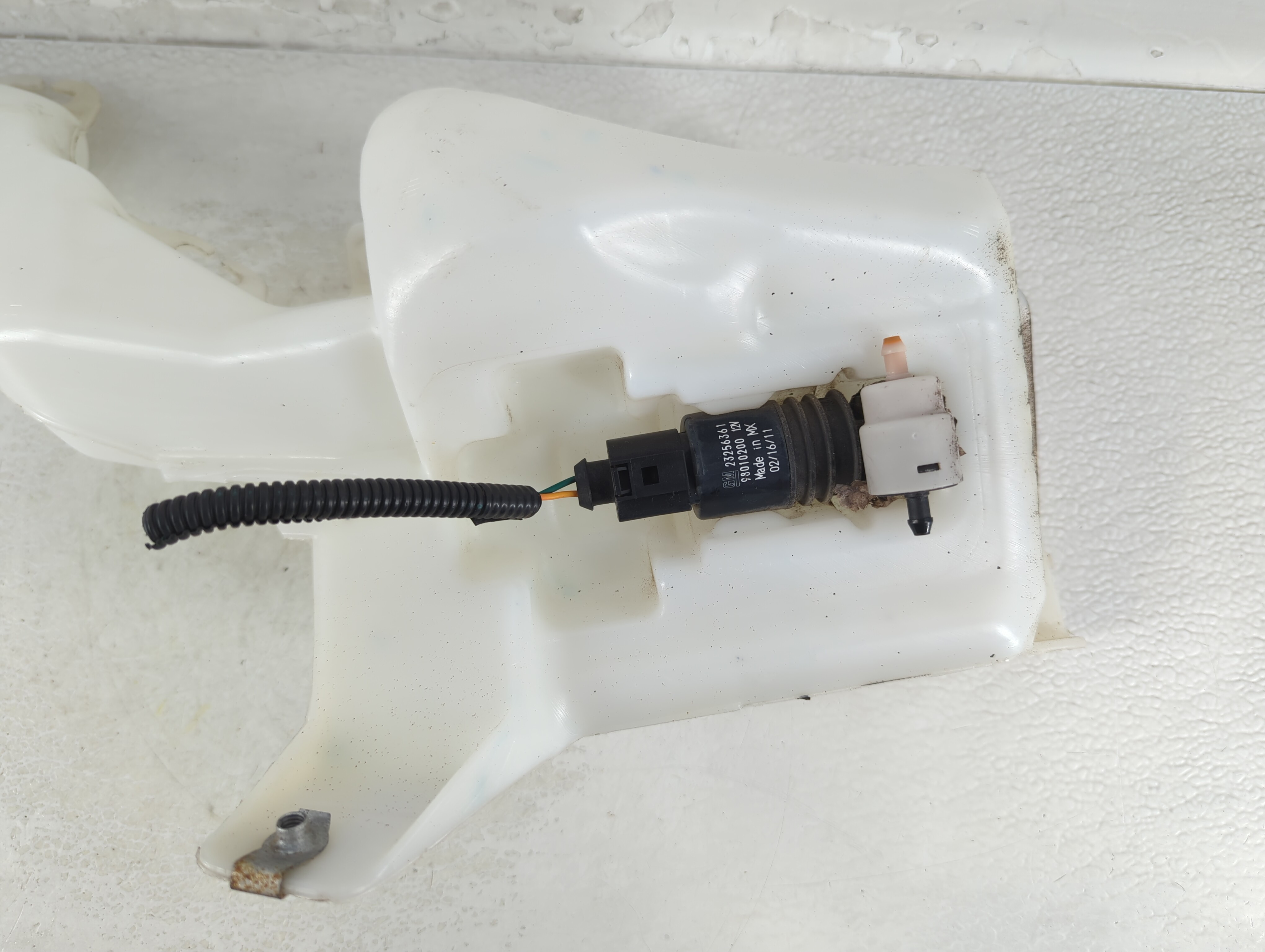 2010-2017 Gmc Terrain Windshield Washer Fluid Reservoir Bottle Oem 903270 - Oemusedautoparts1.com