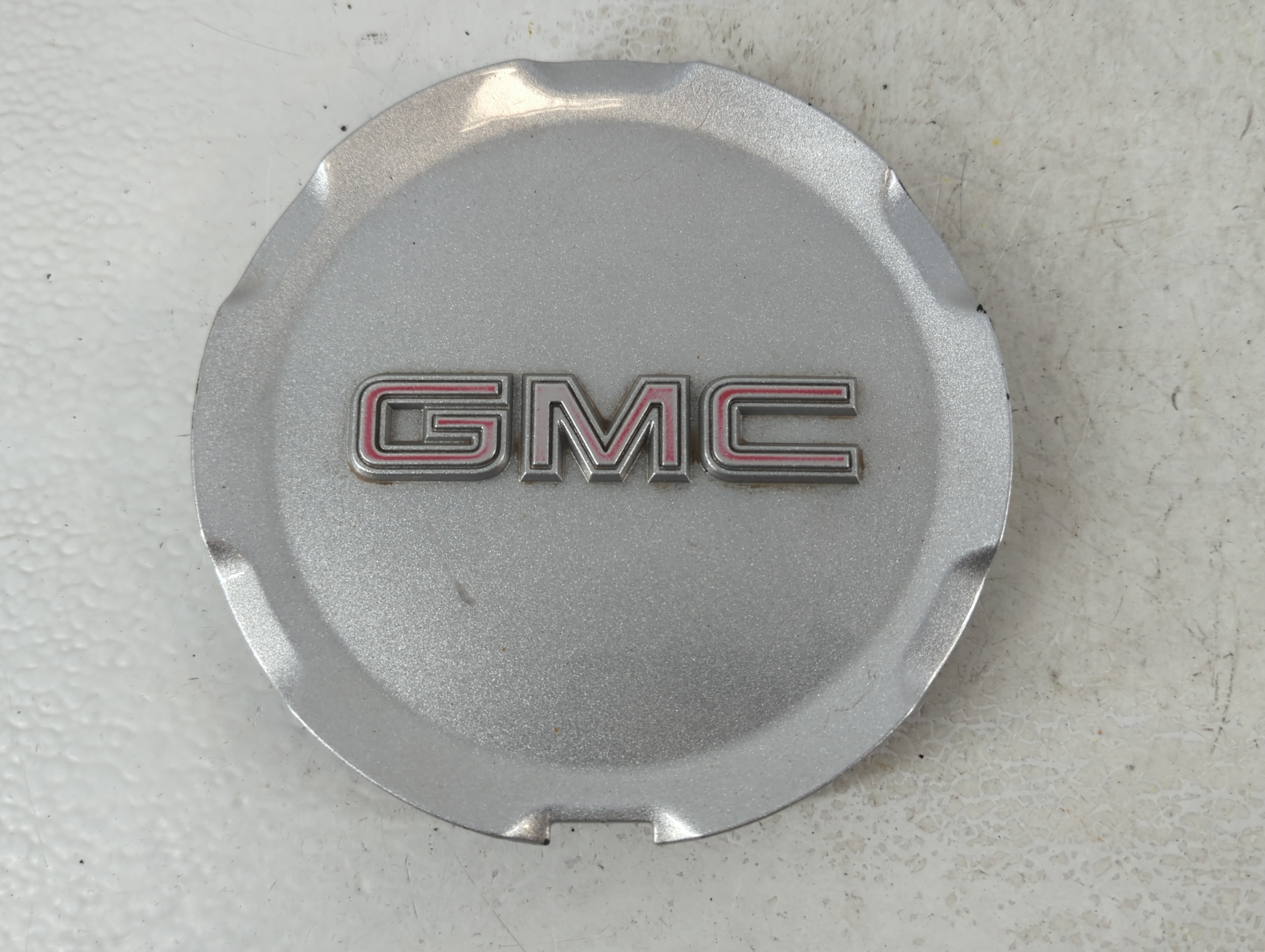 2016 Gmc Terrain Center Cap Oem 903299 - Oemusedautoparts1.com