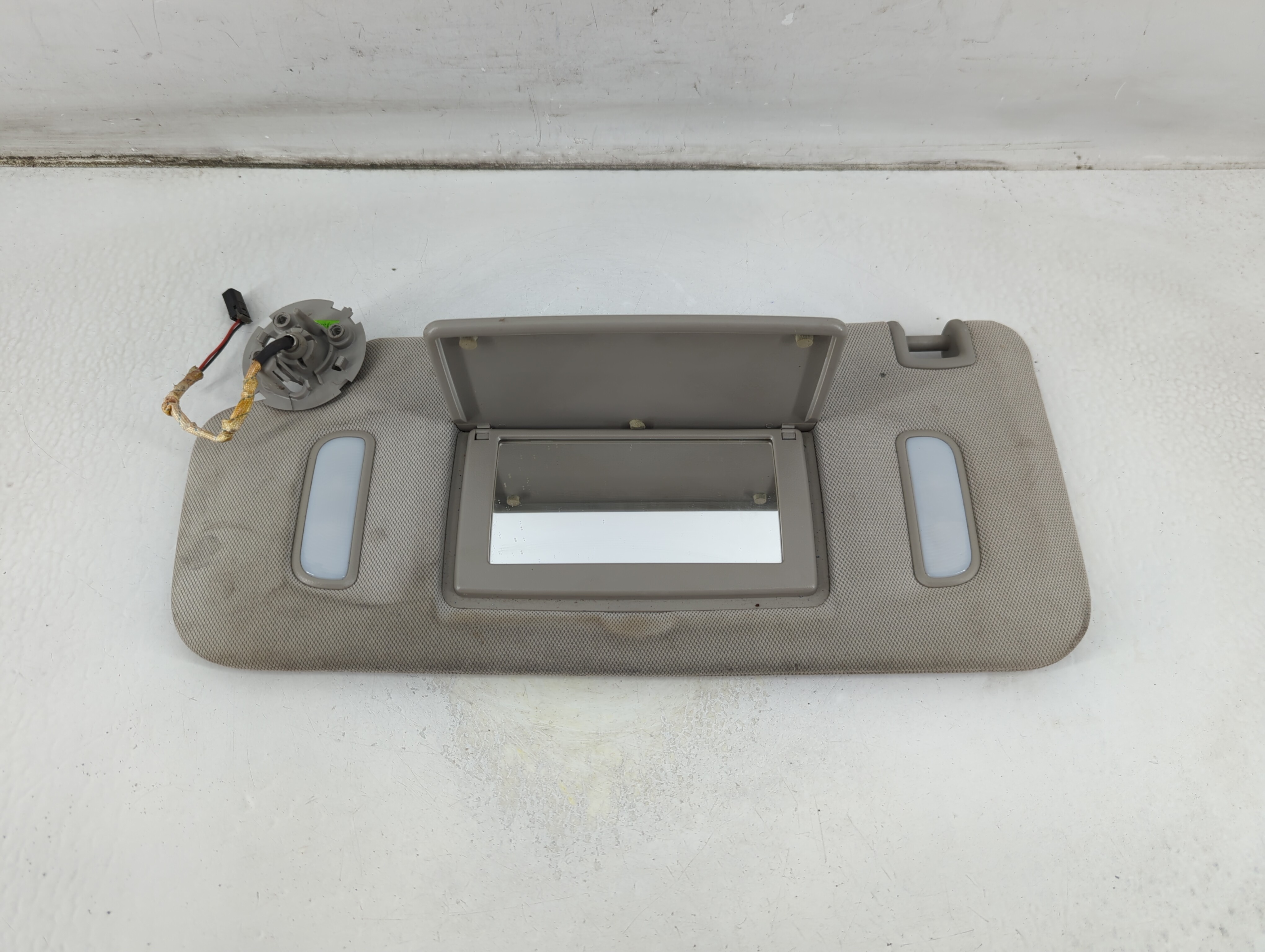 Picture of 2010-2017 Chevrolet Equinox Driver Sun Visor Mirror Left Sunvisor Grey 903355
