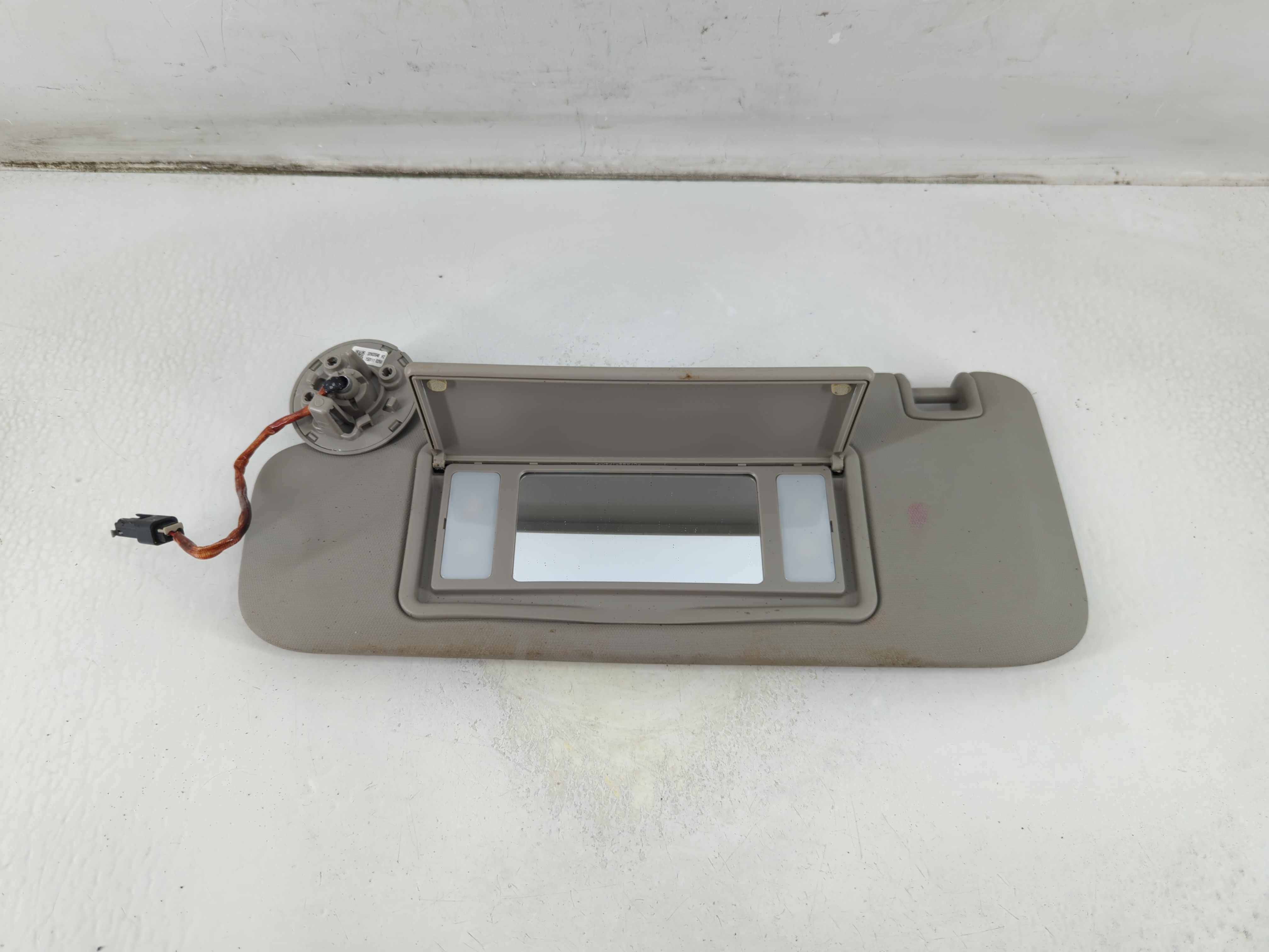 Picture of 2011-2015 Buick Regal Driver Sun Visor Mirror Left Sunvisor Grey 903545