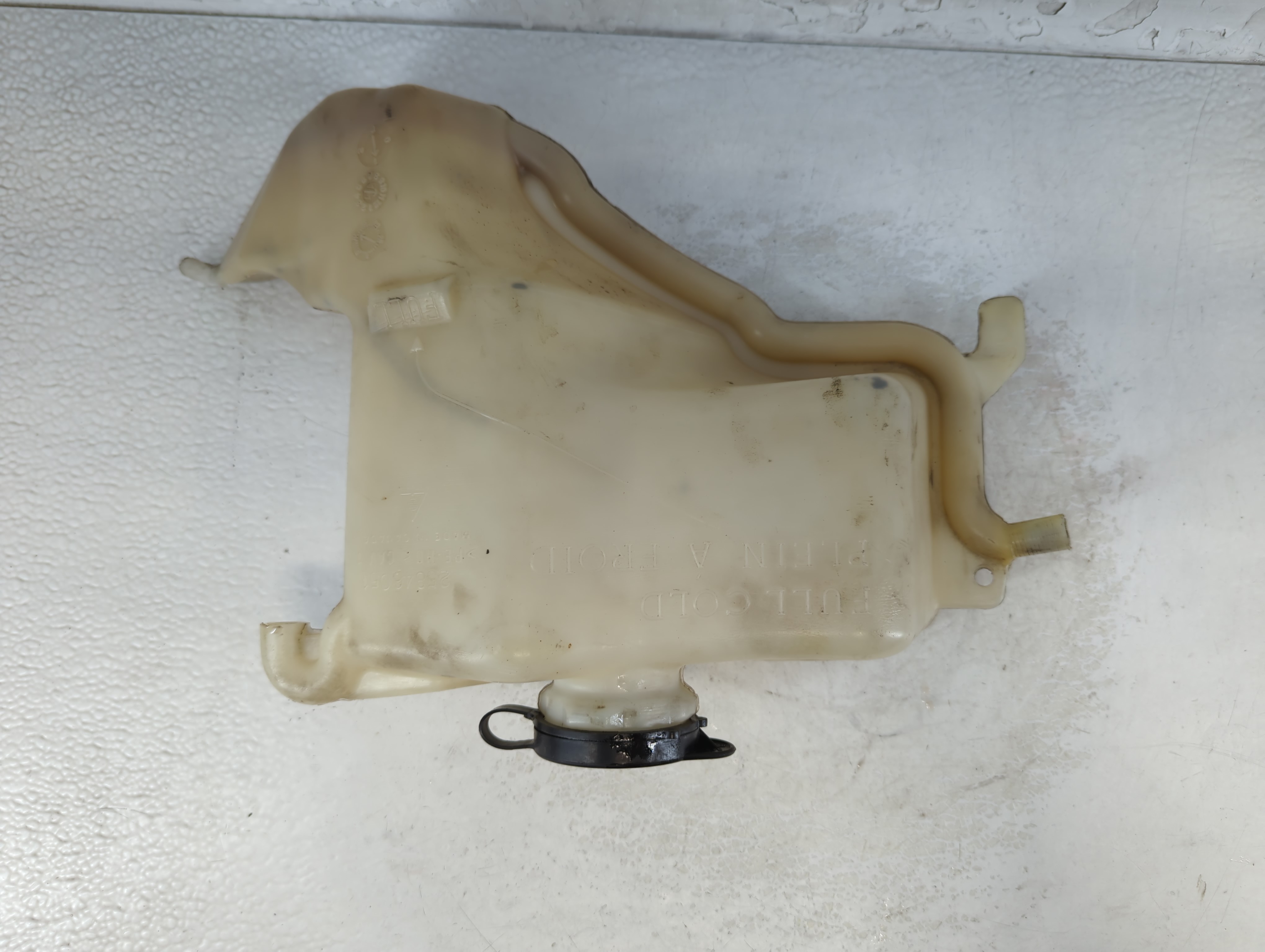 Picture of 2007-2017 Gmc Acadia Radiator Coolant Overflow Expansion Tank Bottle 903645