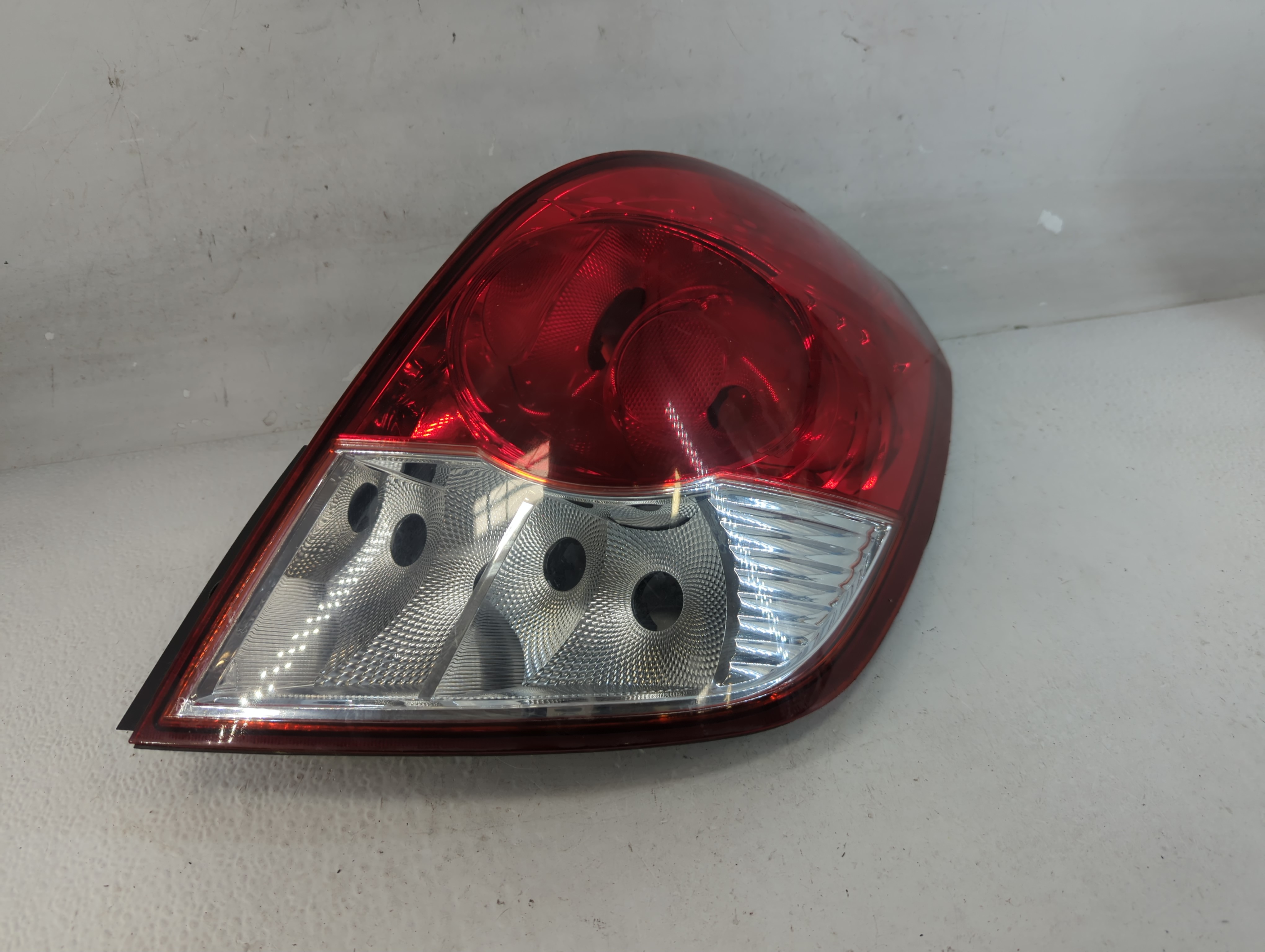 2008 Saturn Vue Driver Left Side Tail Light Taillight Oem 903832 - Oemusedautoparts1.com