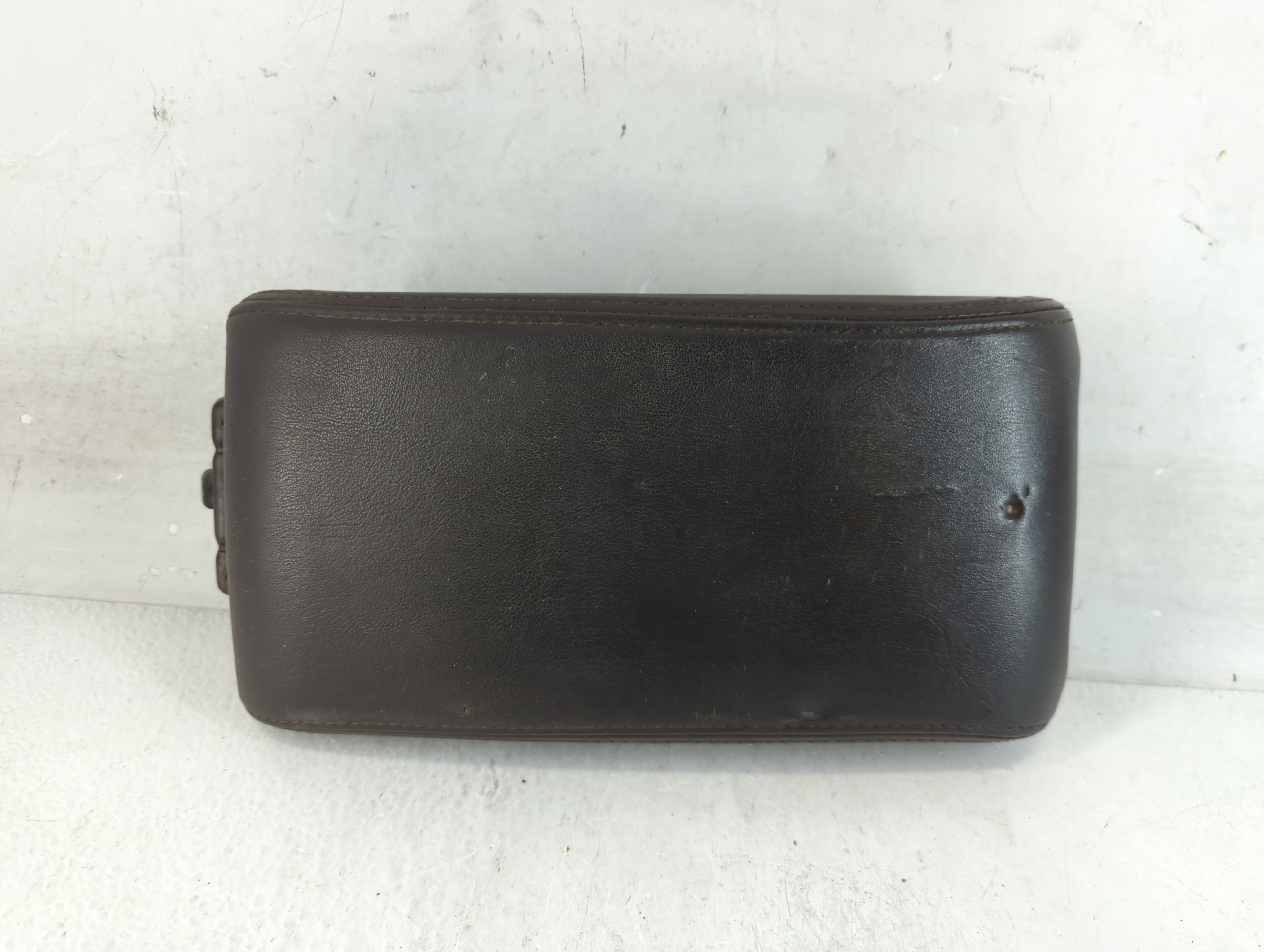 2008-2010 Saturn Vue Center Console Armrest Cover Lid Black 903835 - Oemusedautoparts1.com